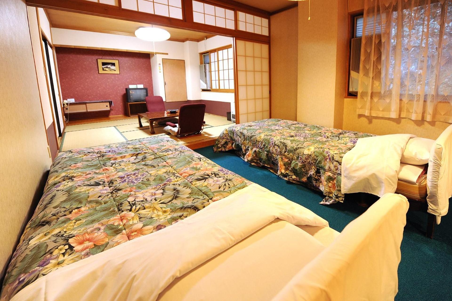 Room with Tatami Area and Shared Bathroom - Annex
