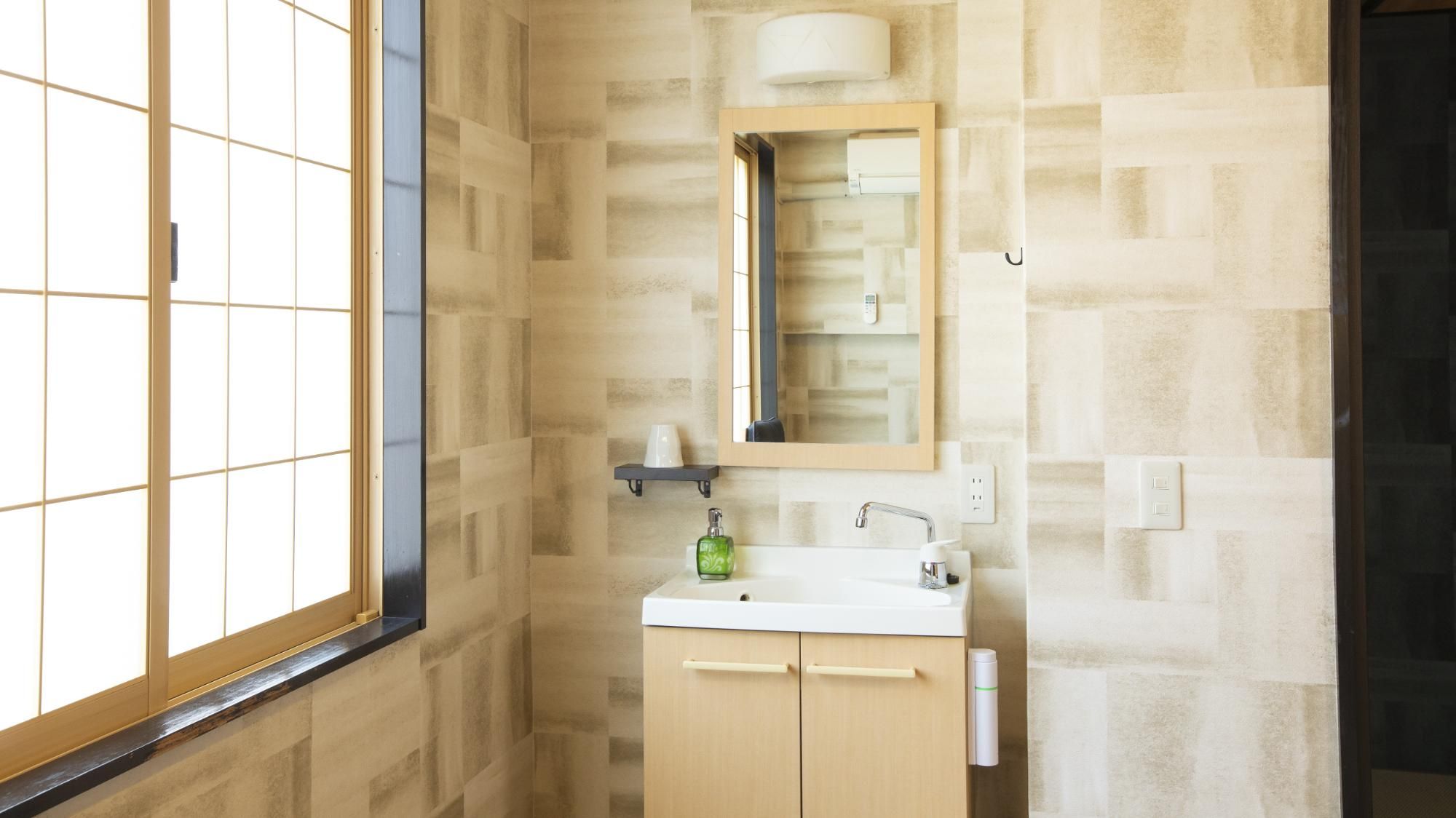 Newly Renovated Steel Building Mountain Stream View Japanese Style Room with 8 Tatami - Toilet and Washroom Included