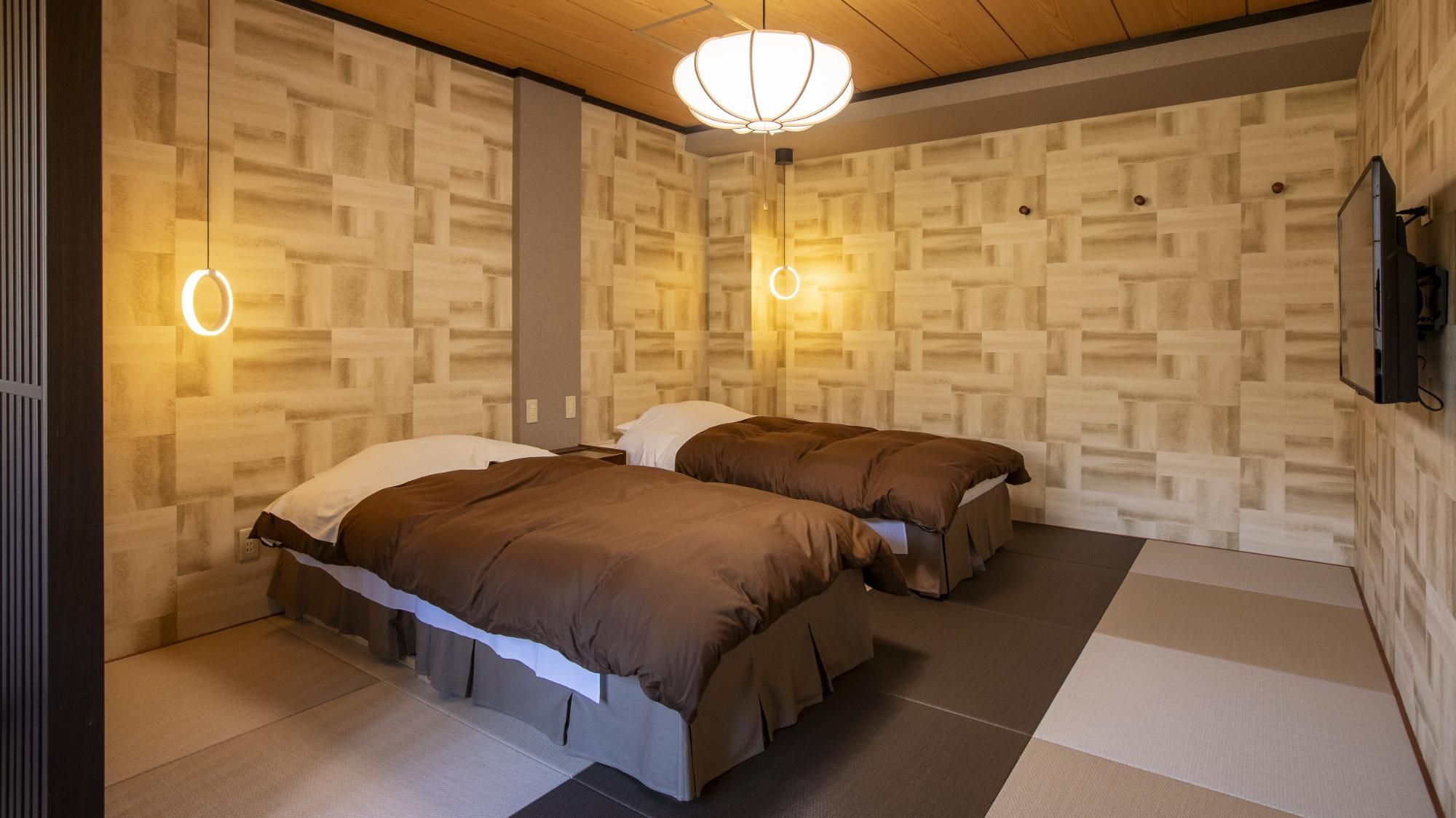 Newly Renovated Steel Building Mountain Stream View Japanese Style Room with 8 Tatami - Toilet and Washroom Included