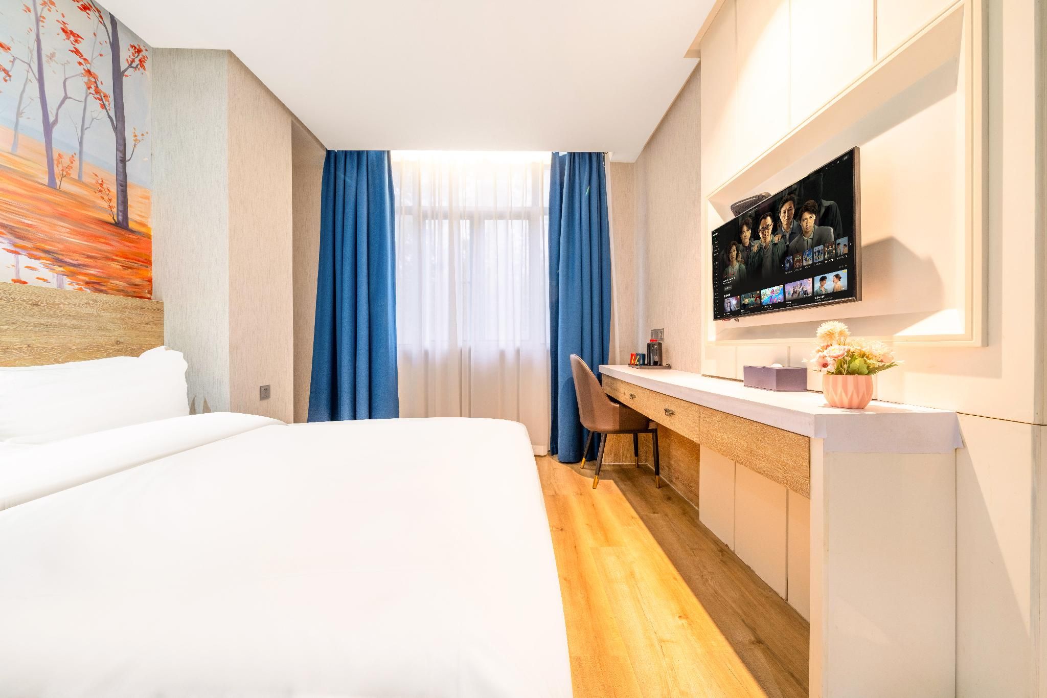 Superior Deluxe Queen Room