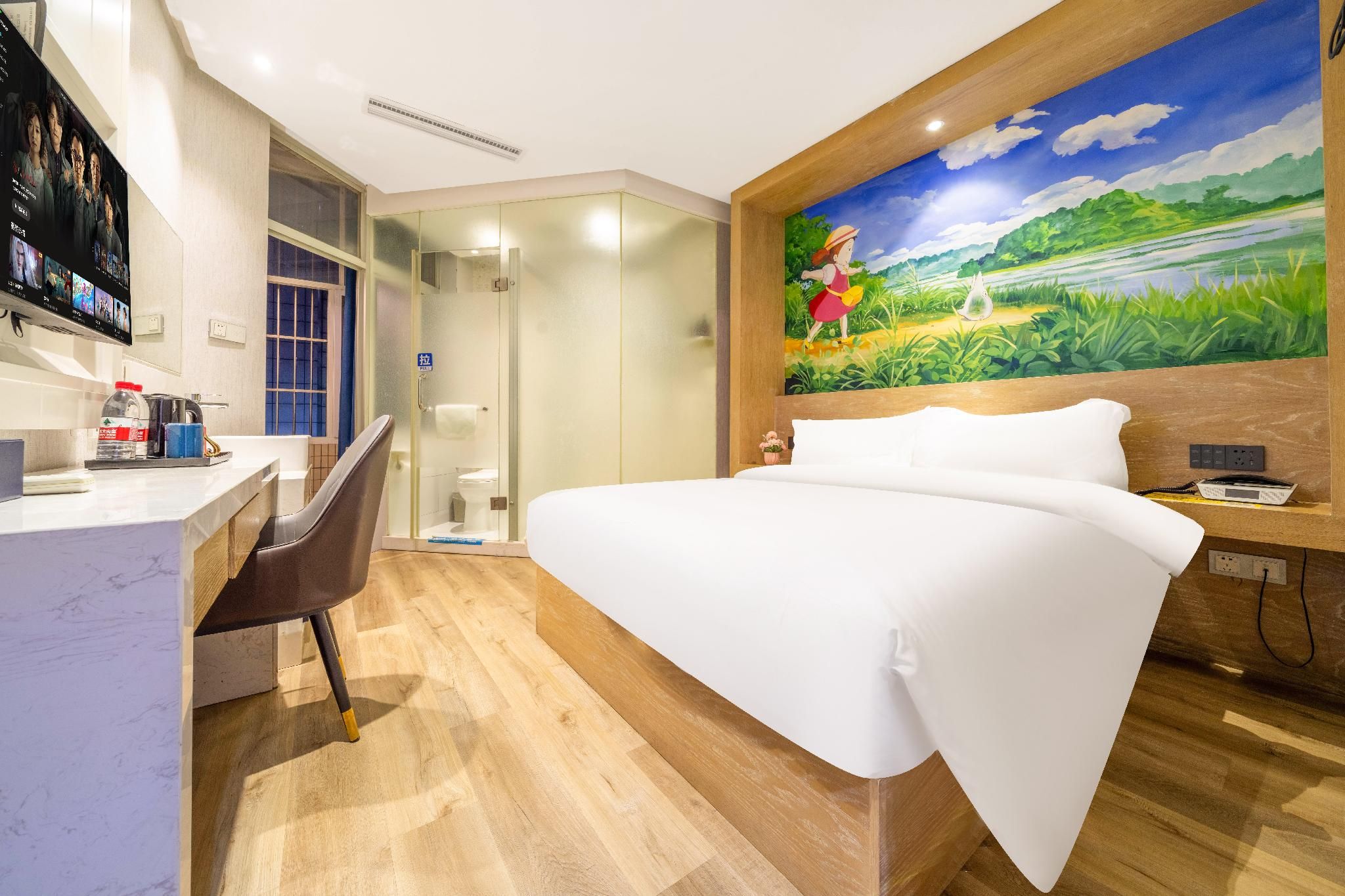 Deluxe Queen Room