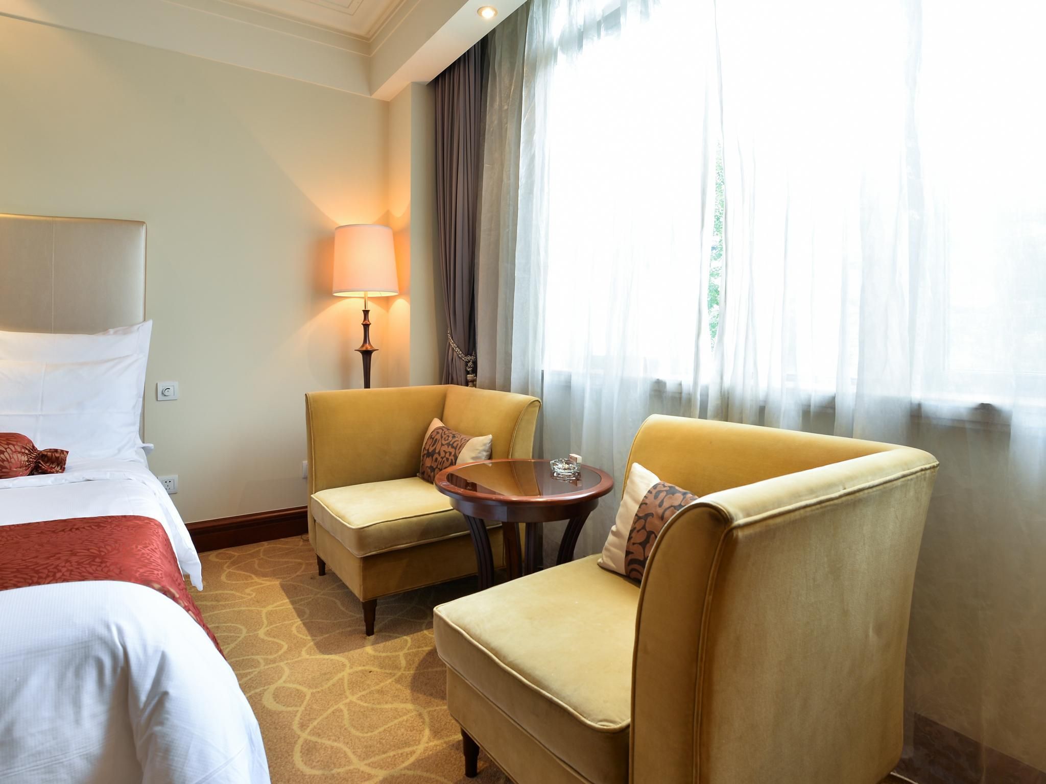 Business Deluxe Twin Bed