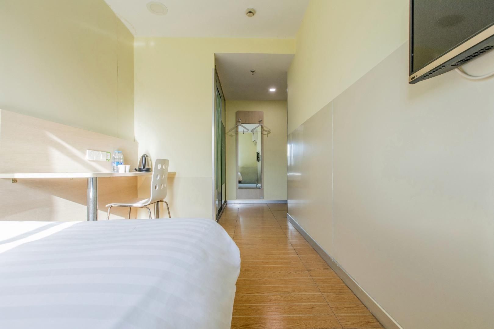 Huazhu - 1 Bed Room