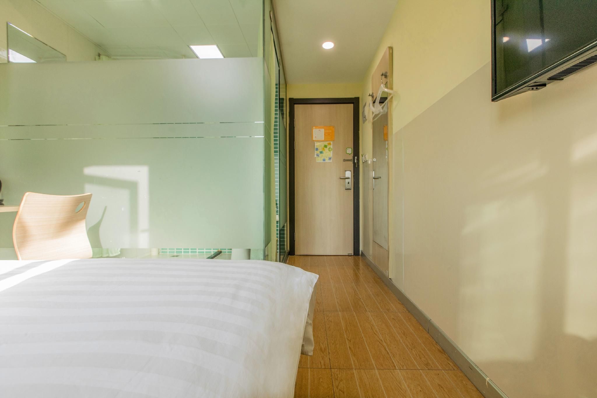 Huazhu - Superior 1 Bed Room