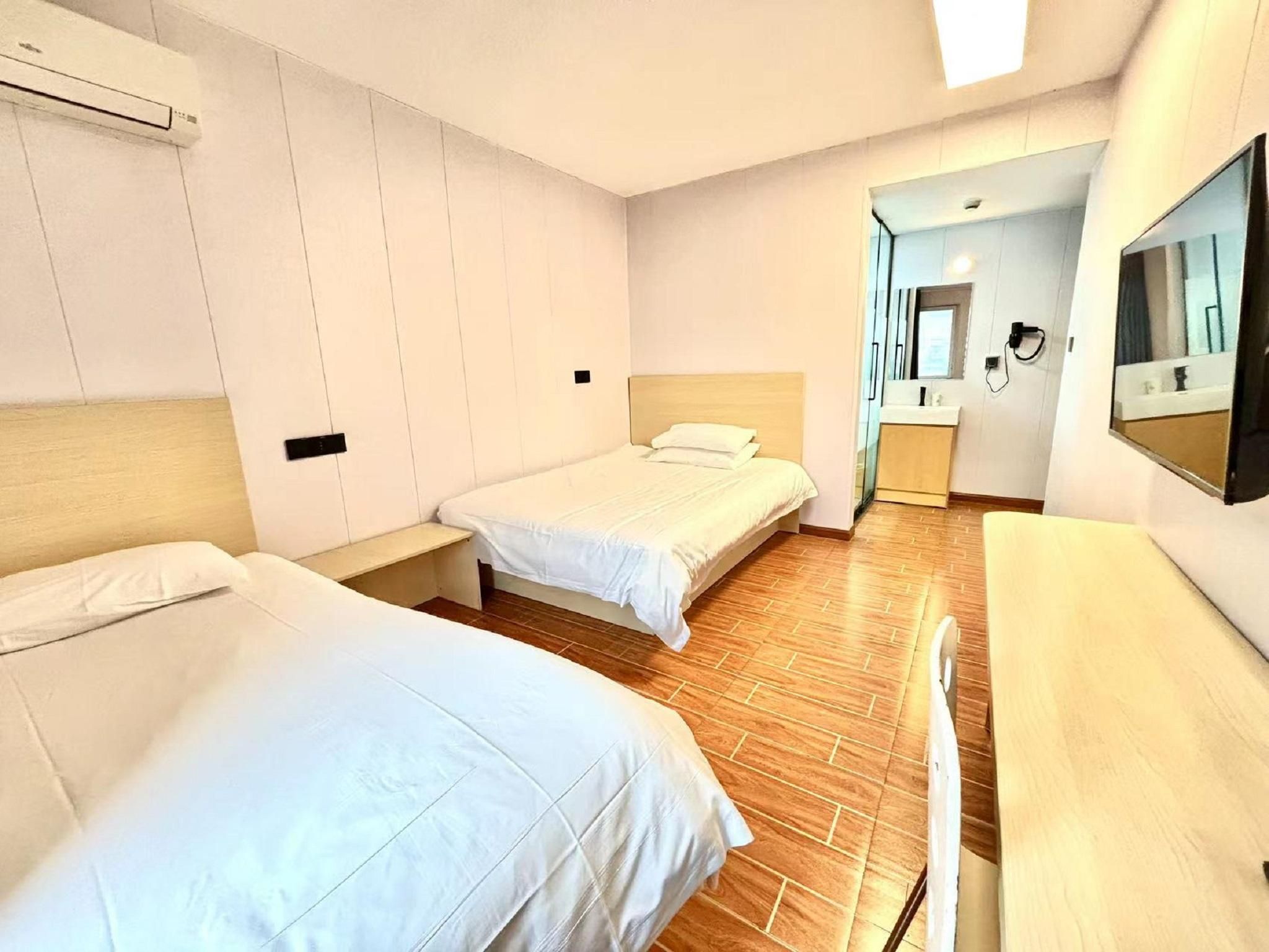 Huazhu - Family Room