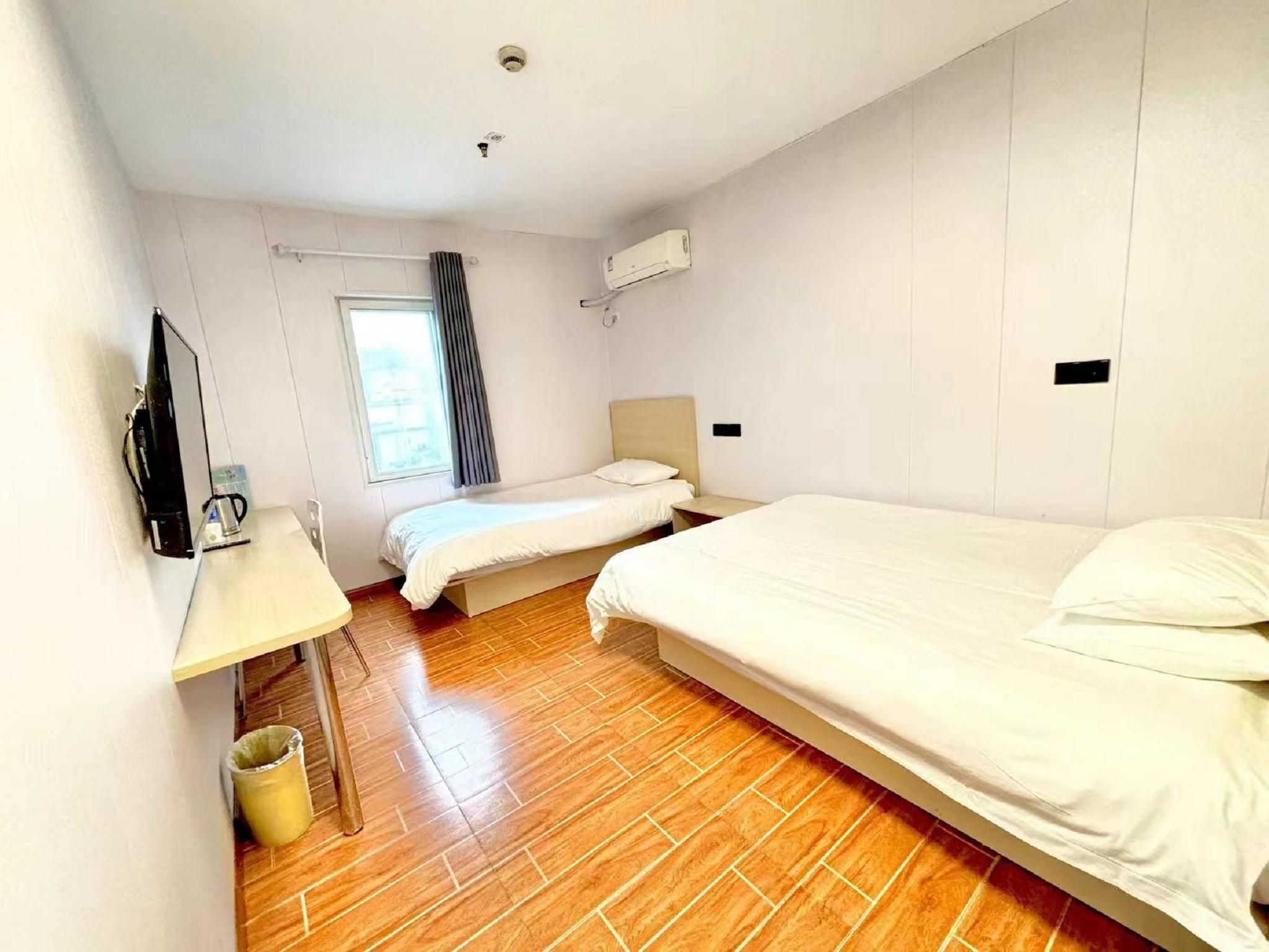 Huazhu - Family Room