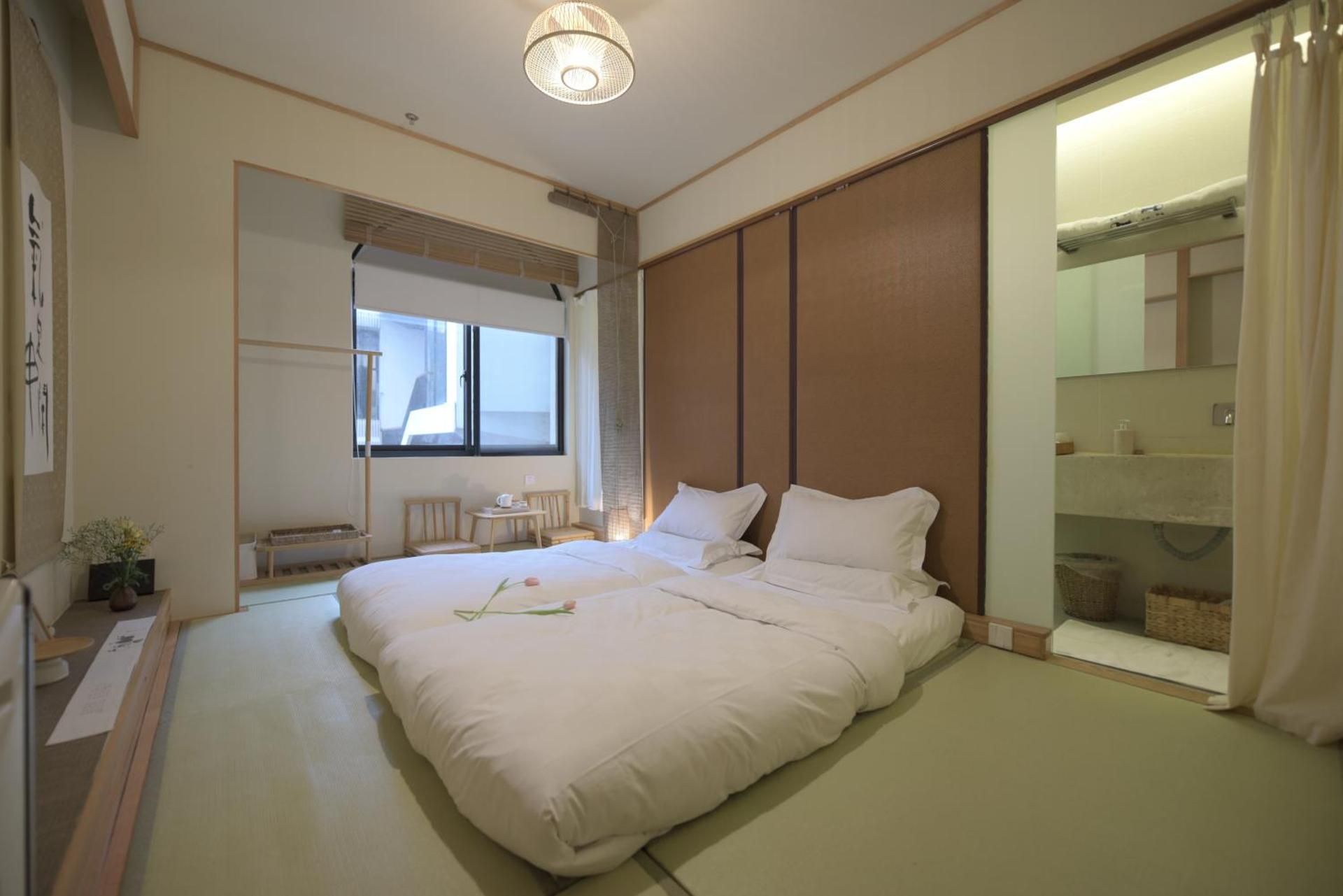 Twin Room with Bath