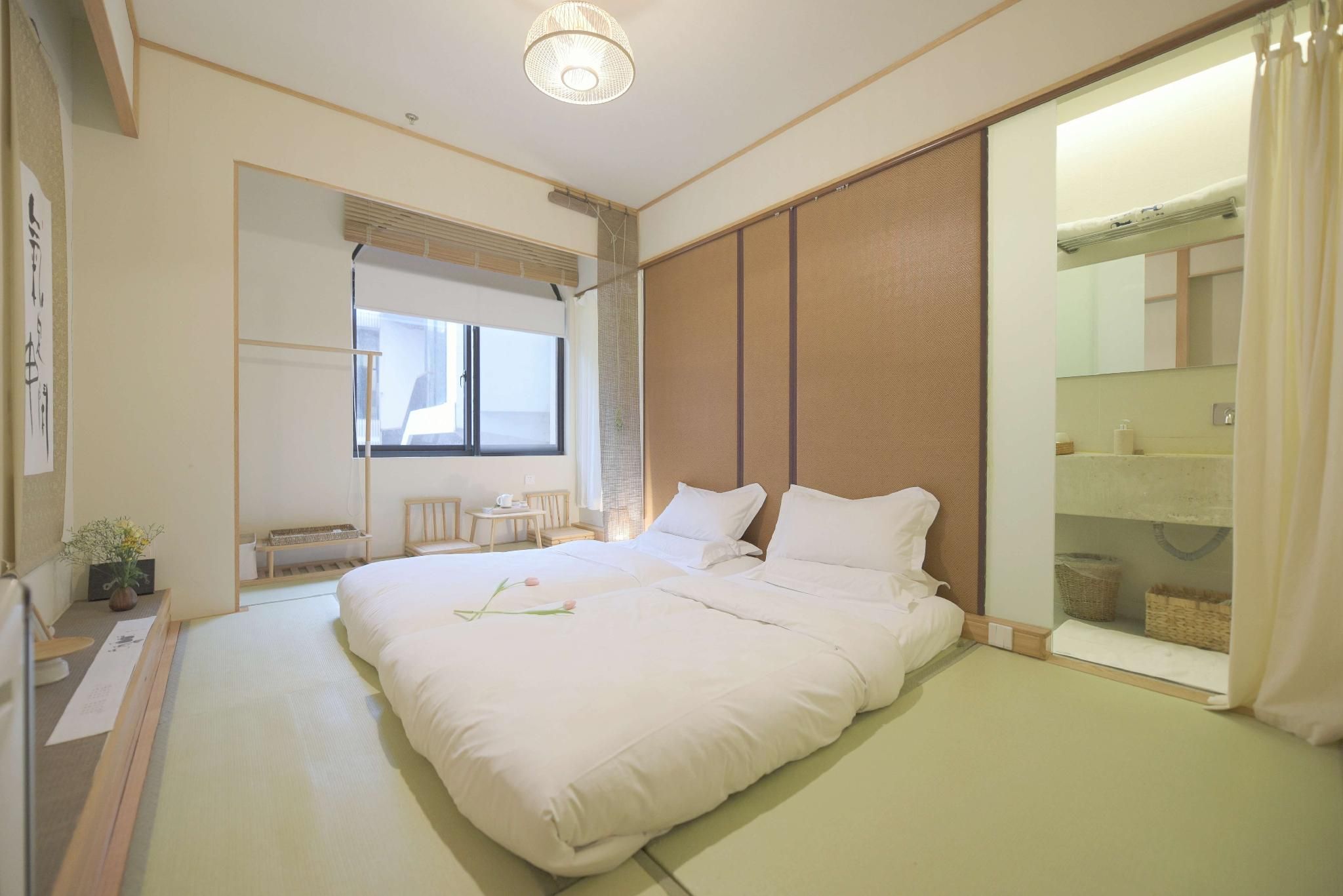 Japanese Style Twin Room with 2 Single Beds and Flooring