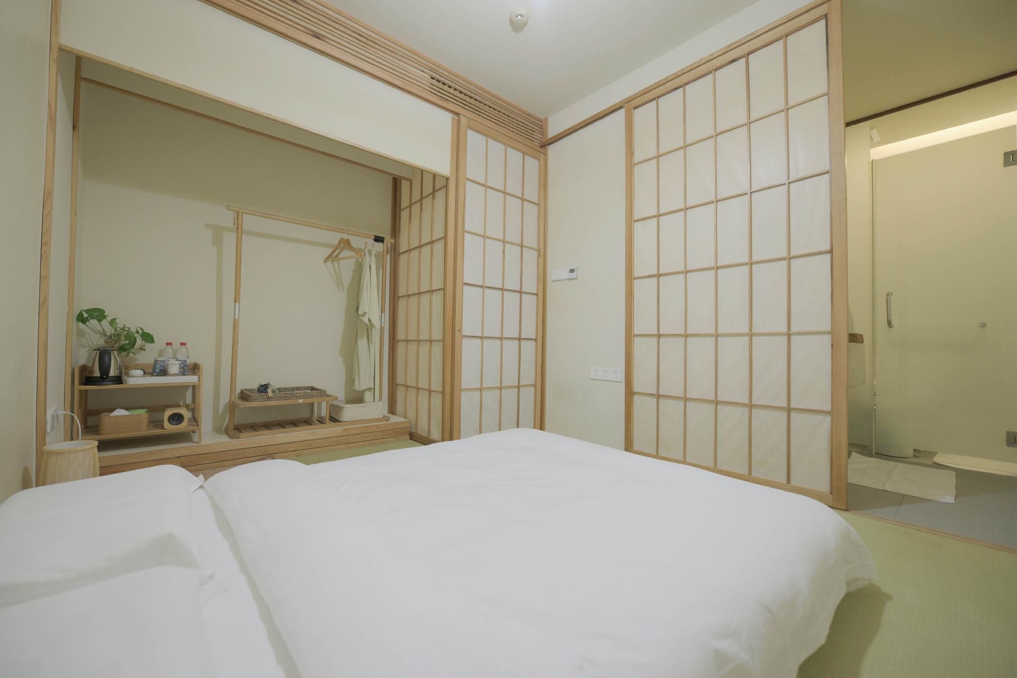 Business Single Room without Window