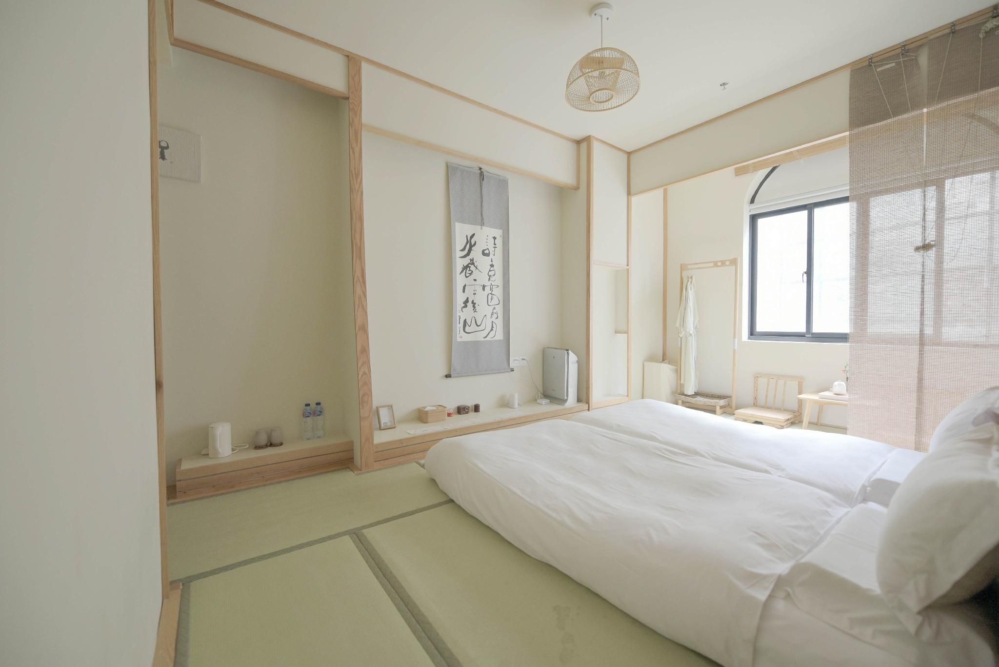 Japanese Style Twin Room with 2 Single Beds and Flooring