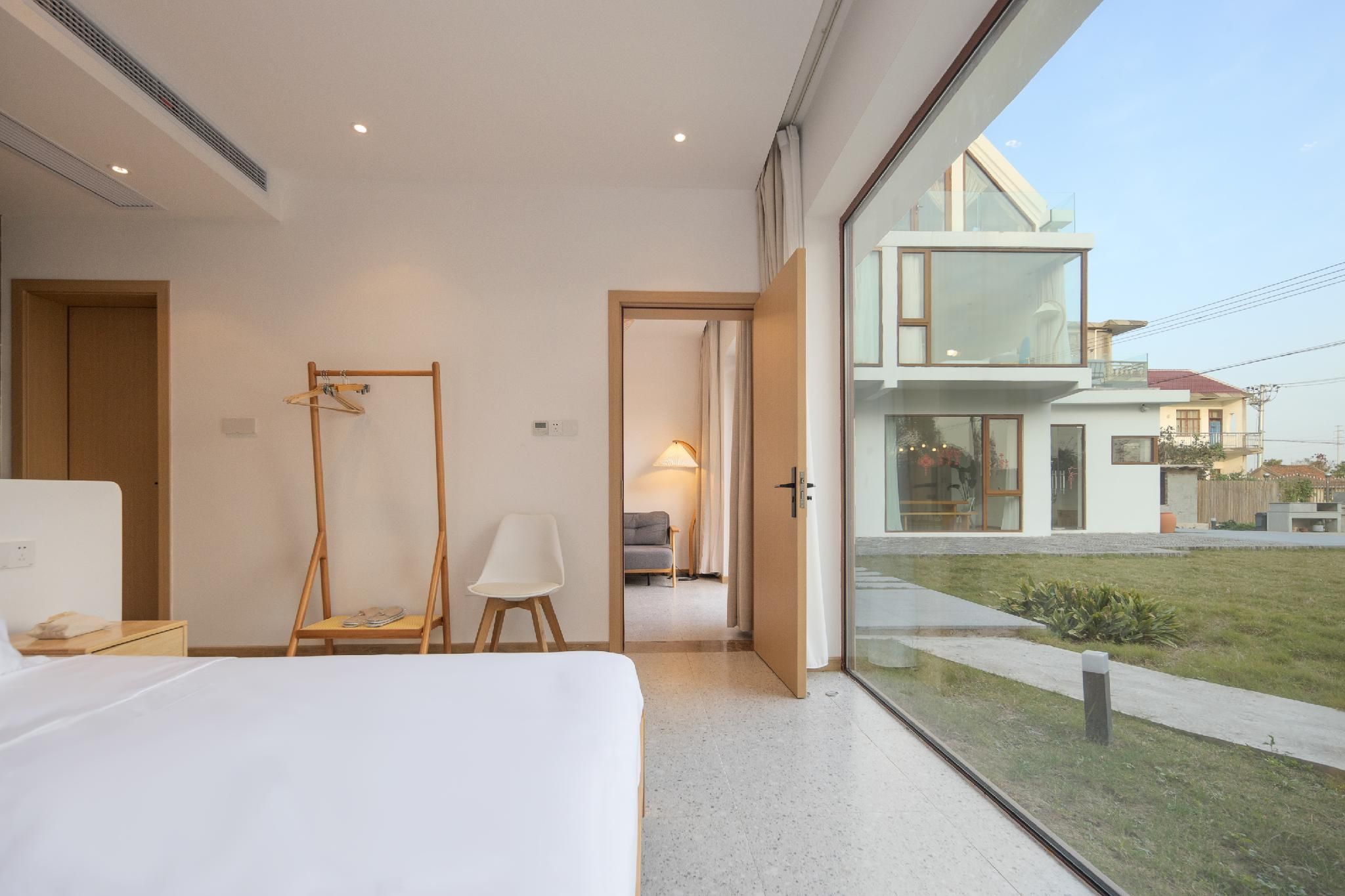 Suite - Lower Floor