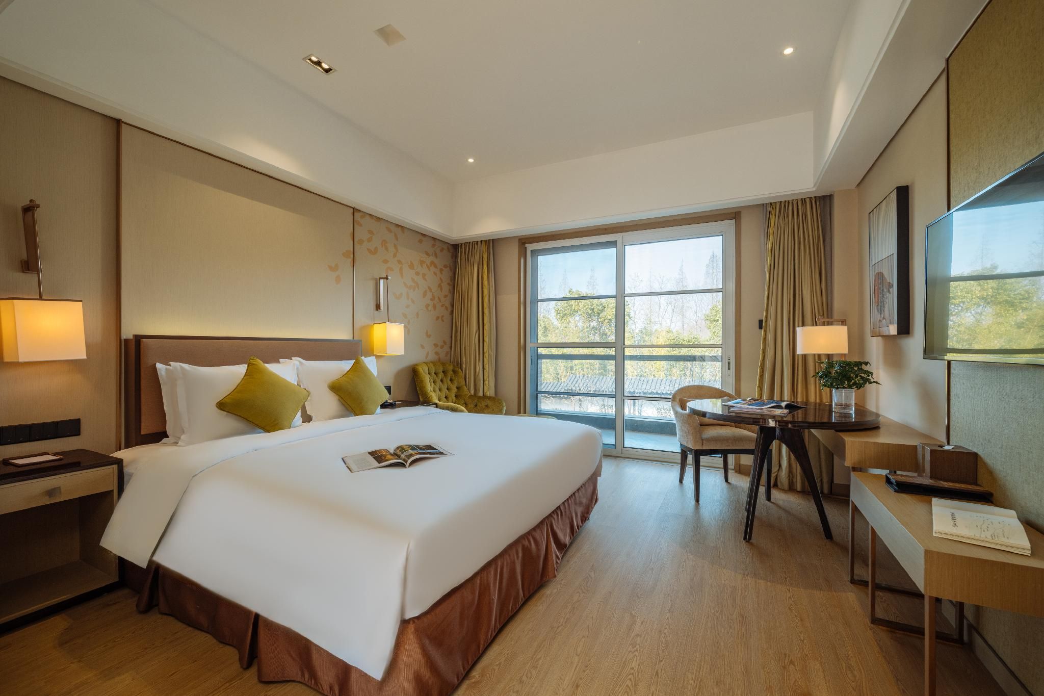 GTR - Guest Room with One 1.8M Bed