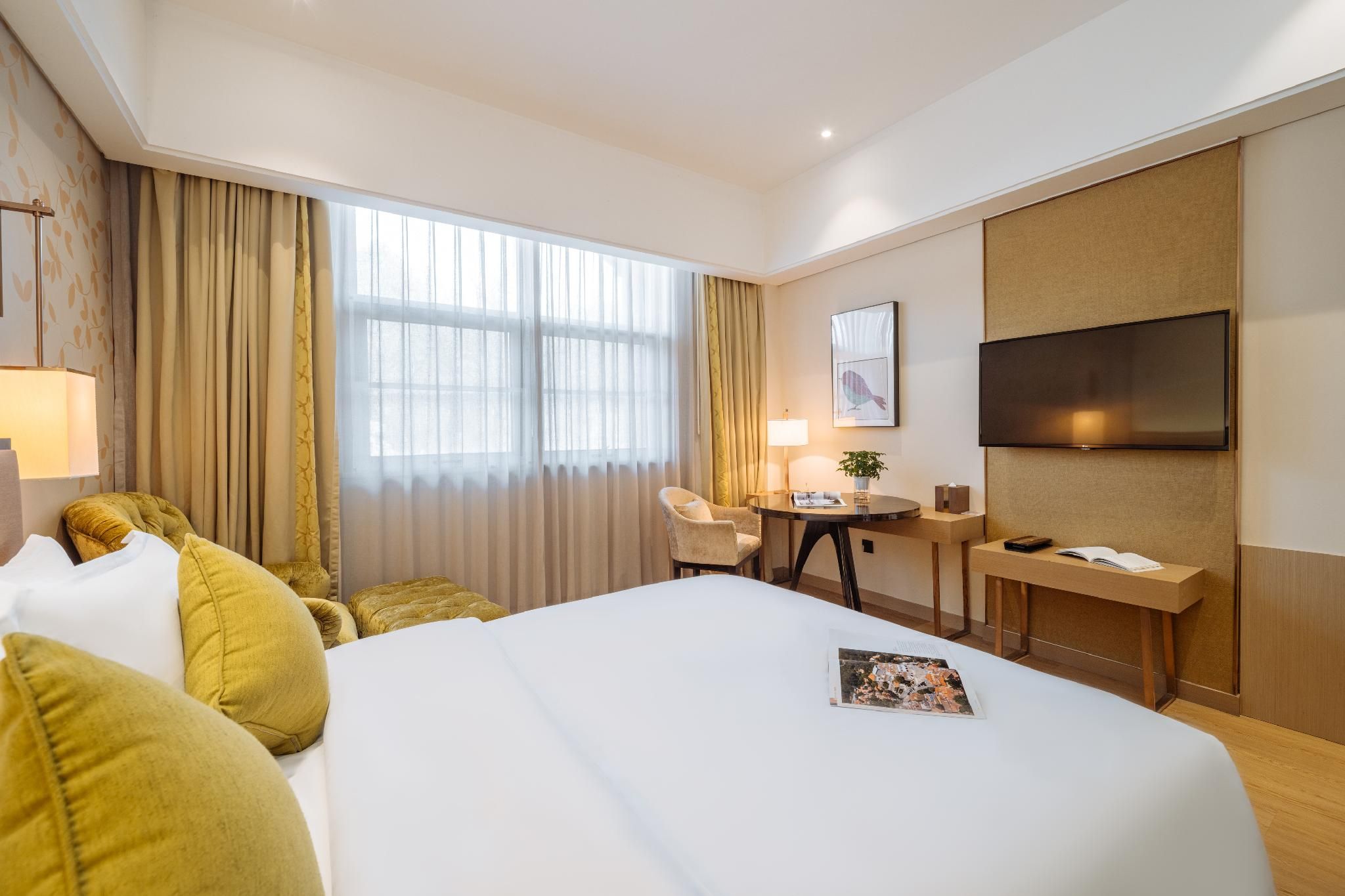 Queen Room with Air Conditioning