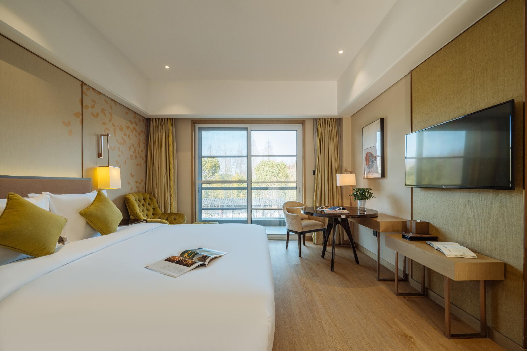GTR - Guest Room with One 1.8M Bed