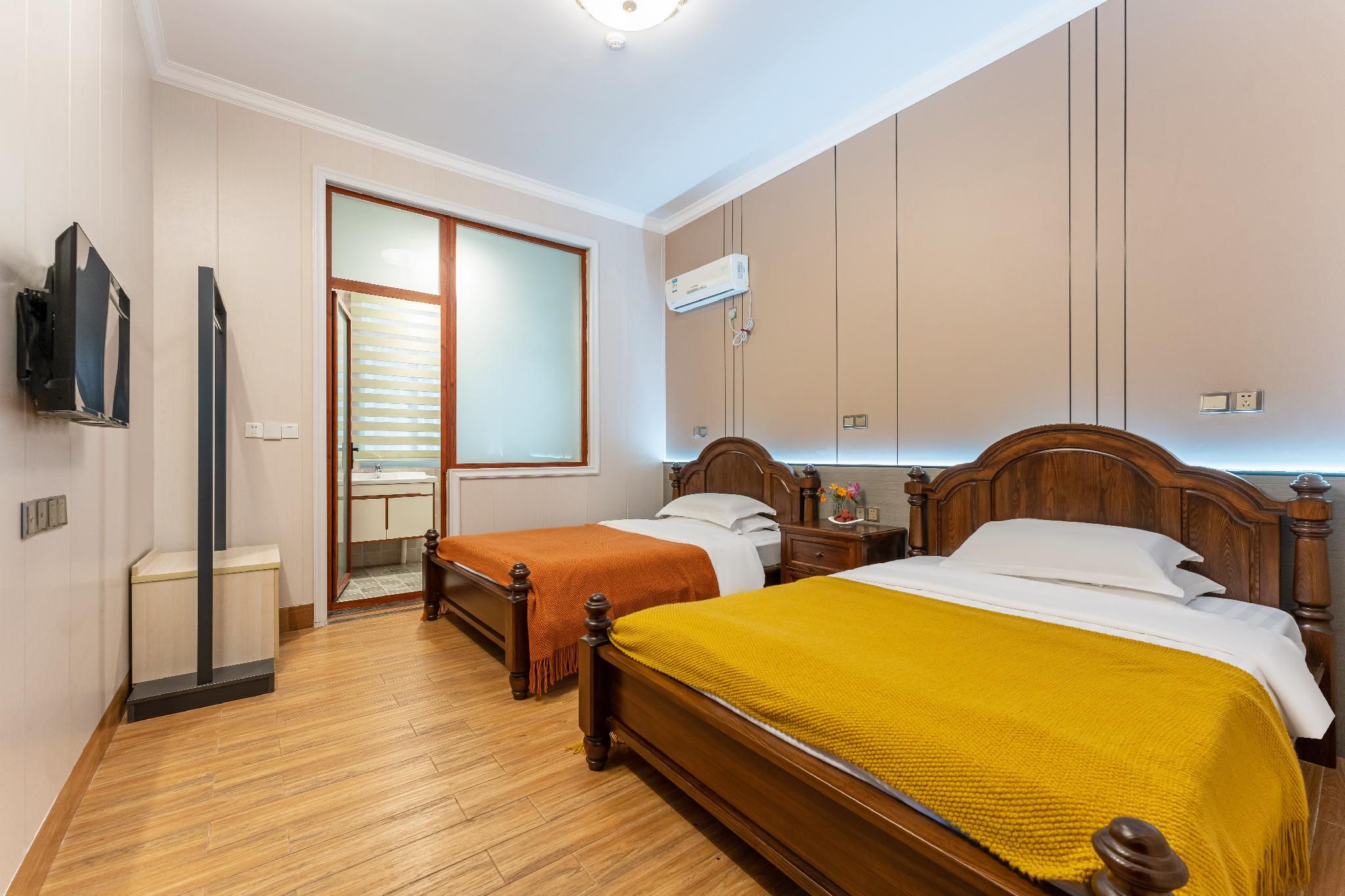Suite with Double Bed - Non-Smoking