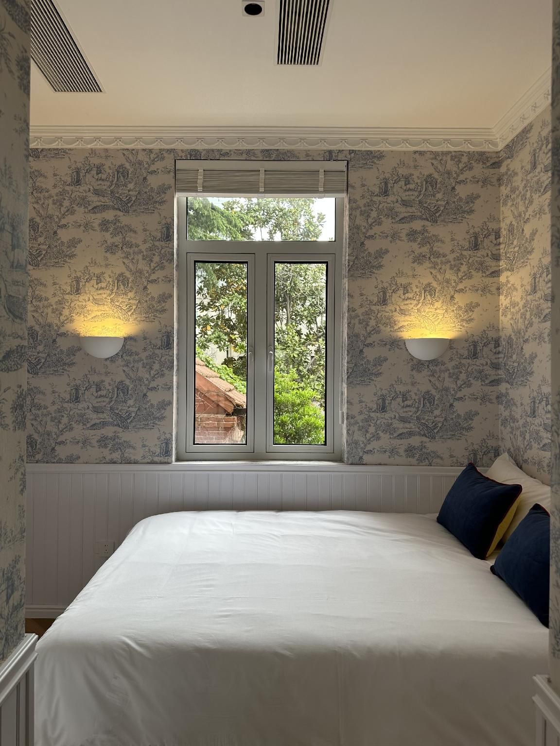One-Bedroom Suite City View