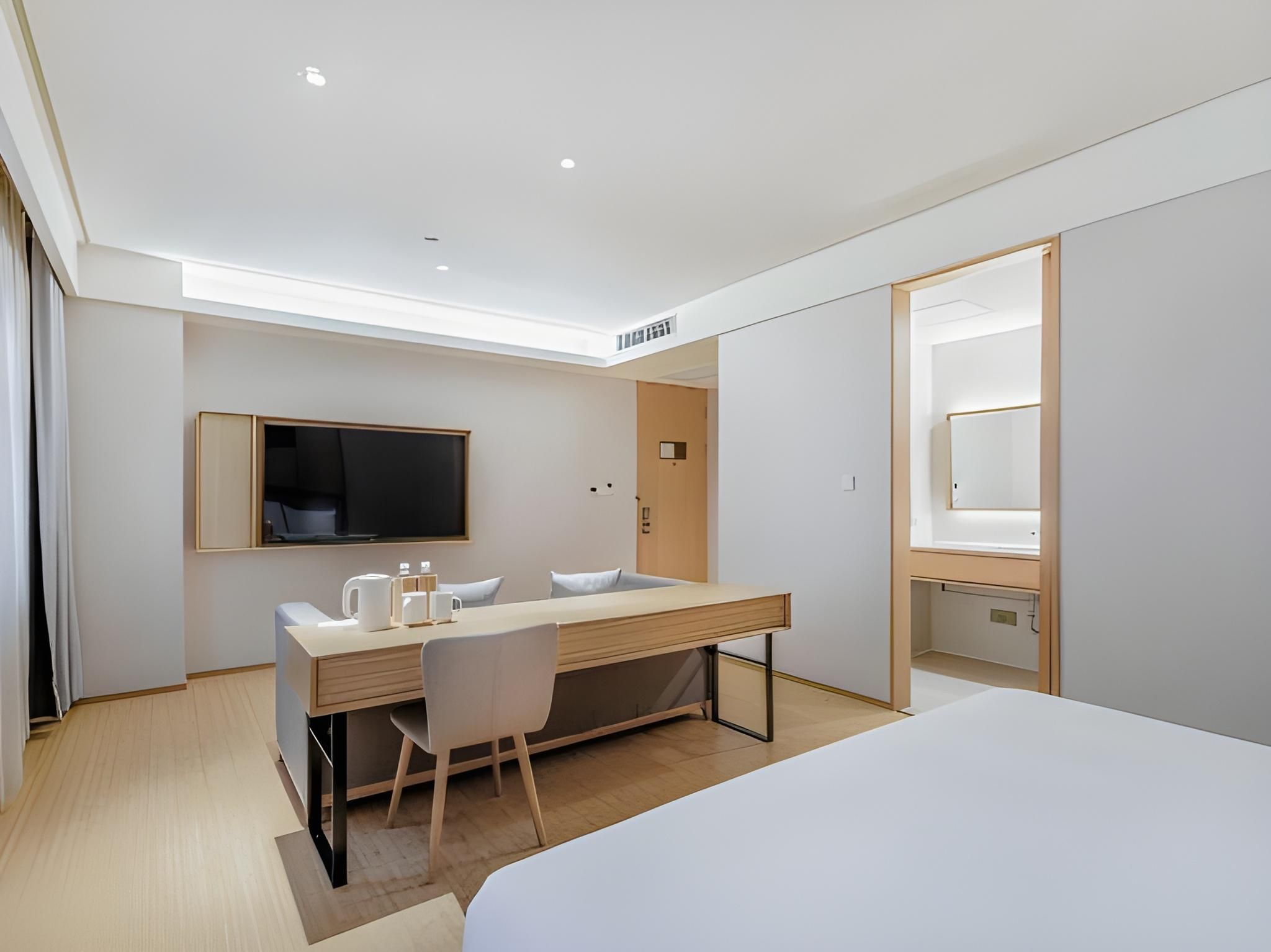 Deluxe Queen Room