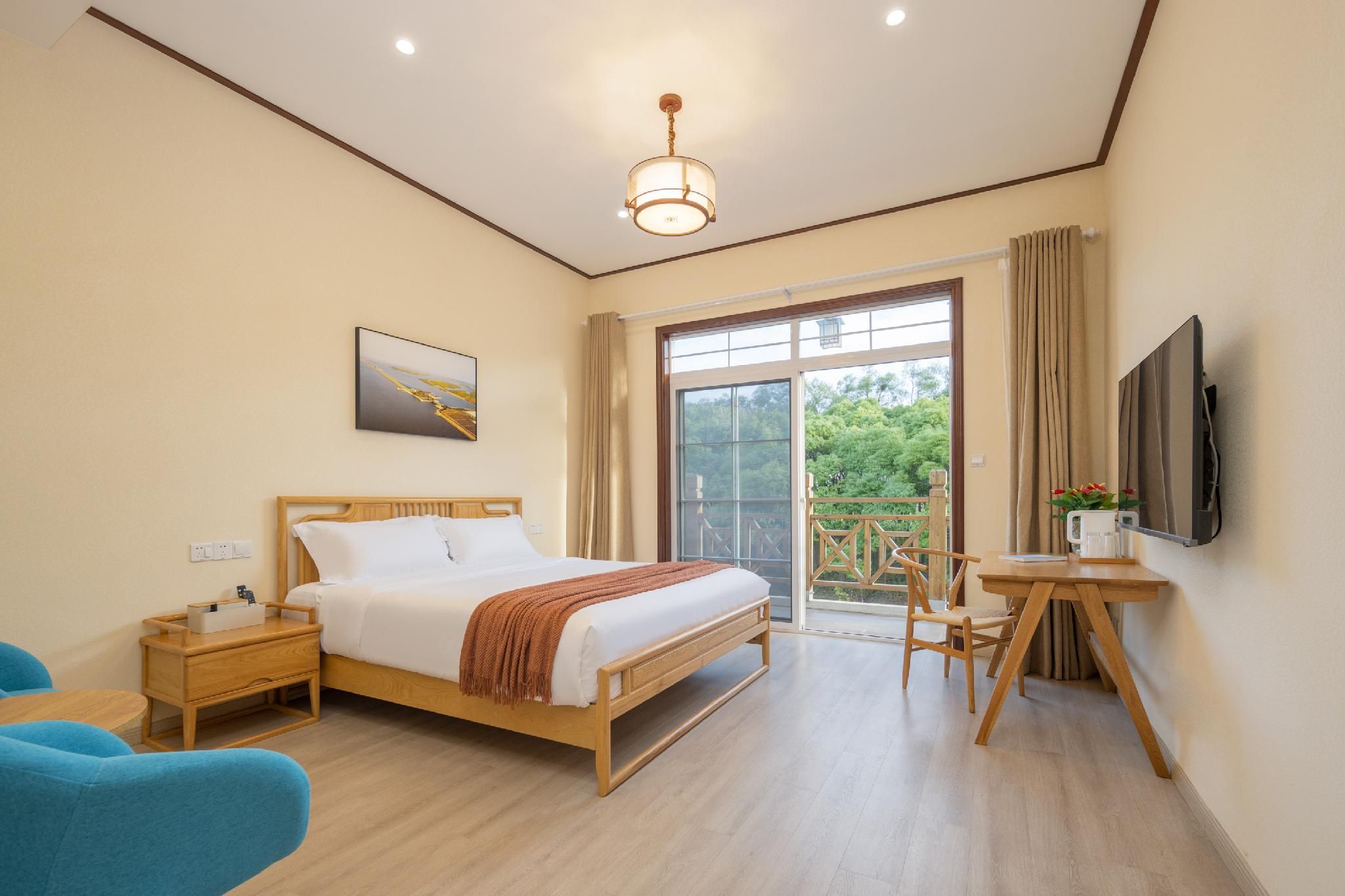 Huazhu - Room With Bed
