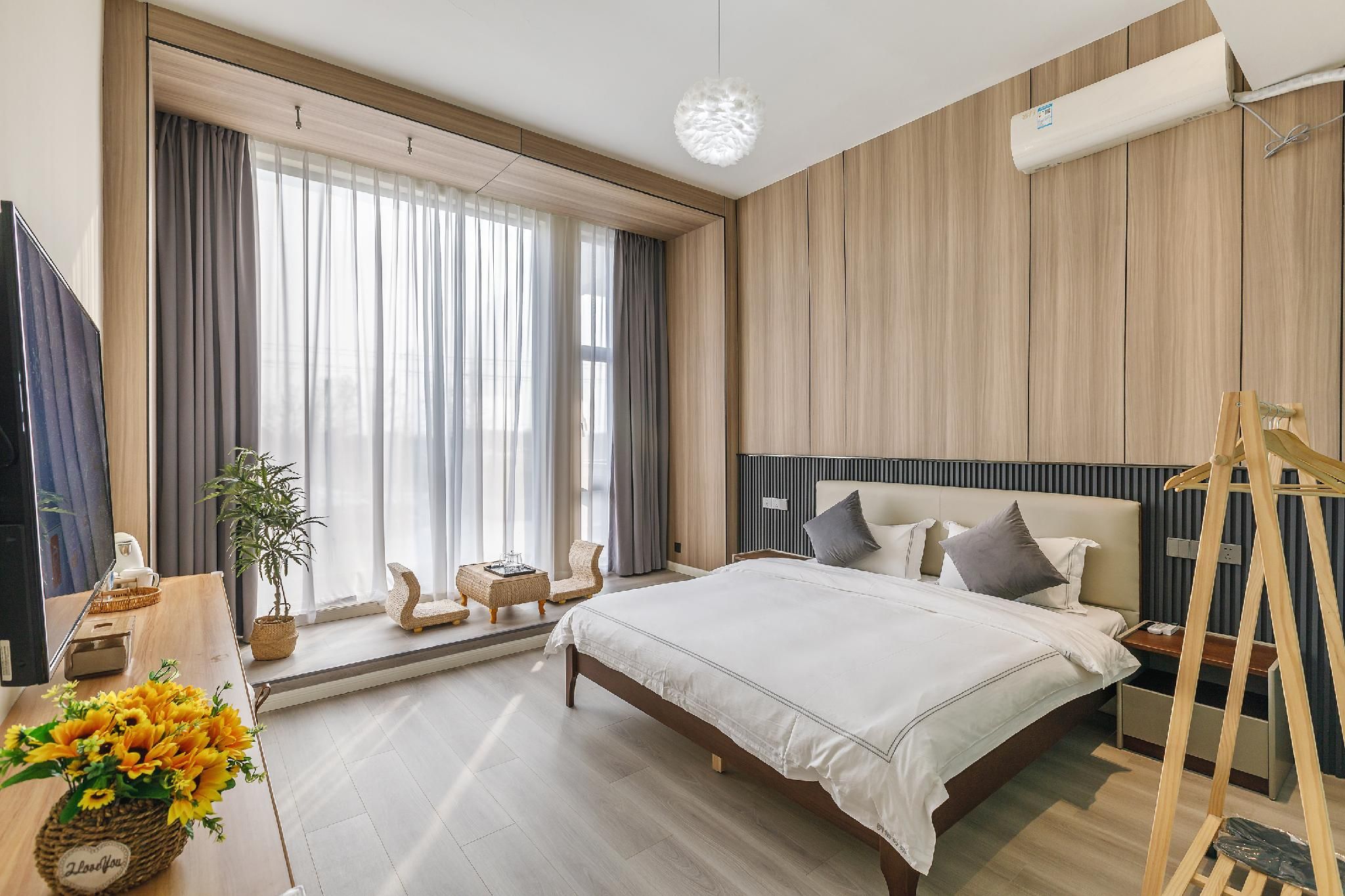 Huazhu - Room With Bed