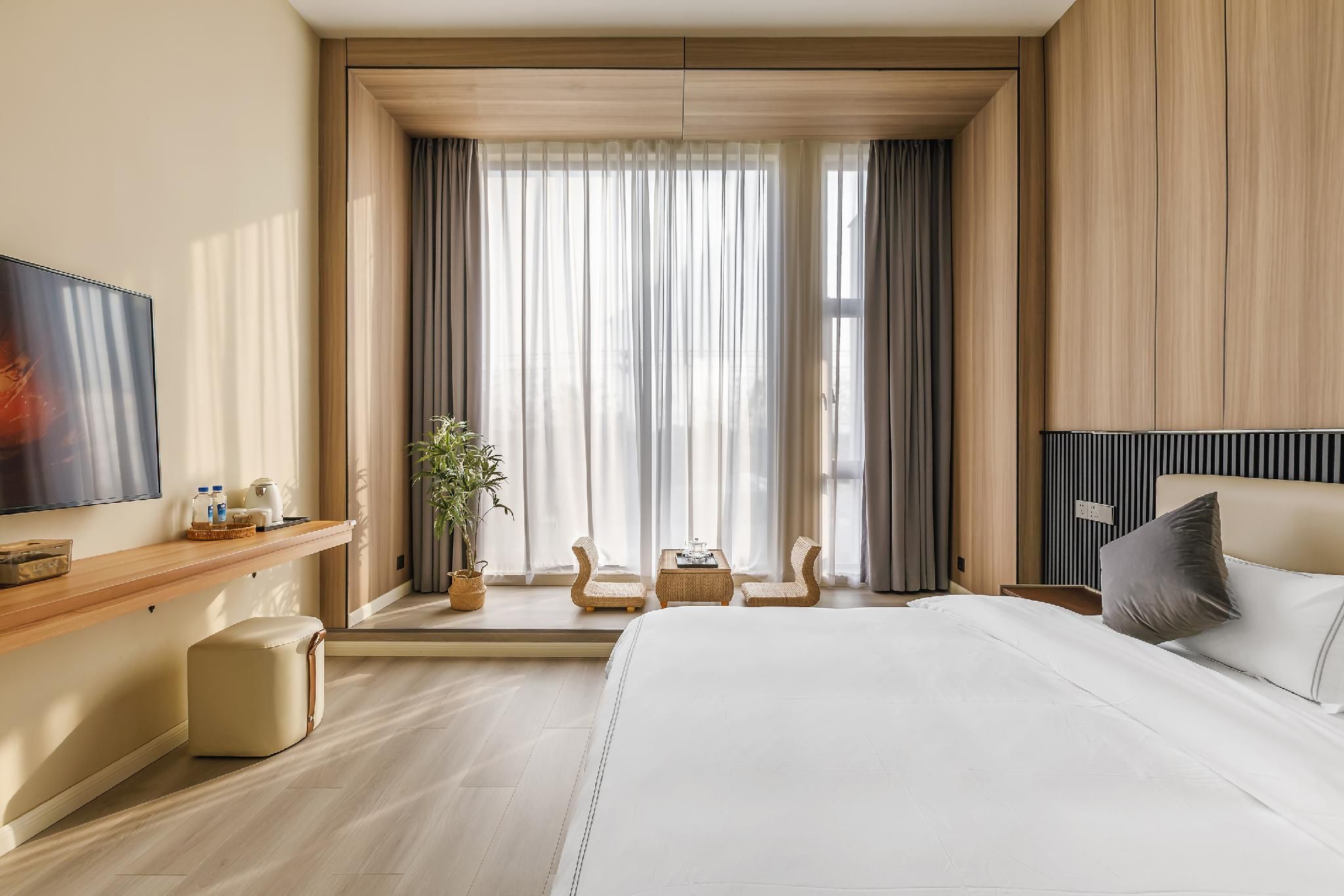 Huazhu - Room With Bed