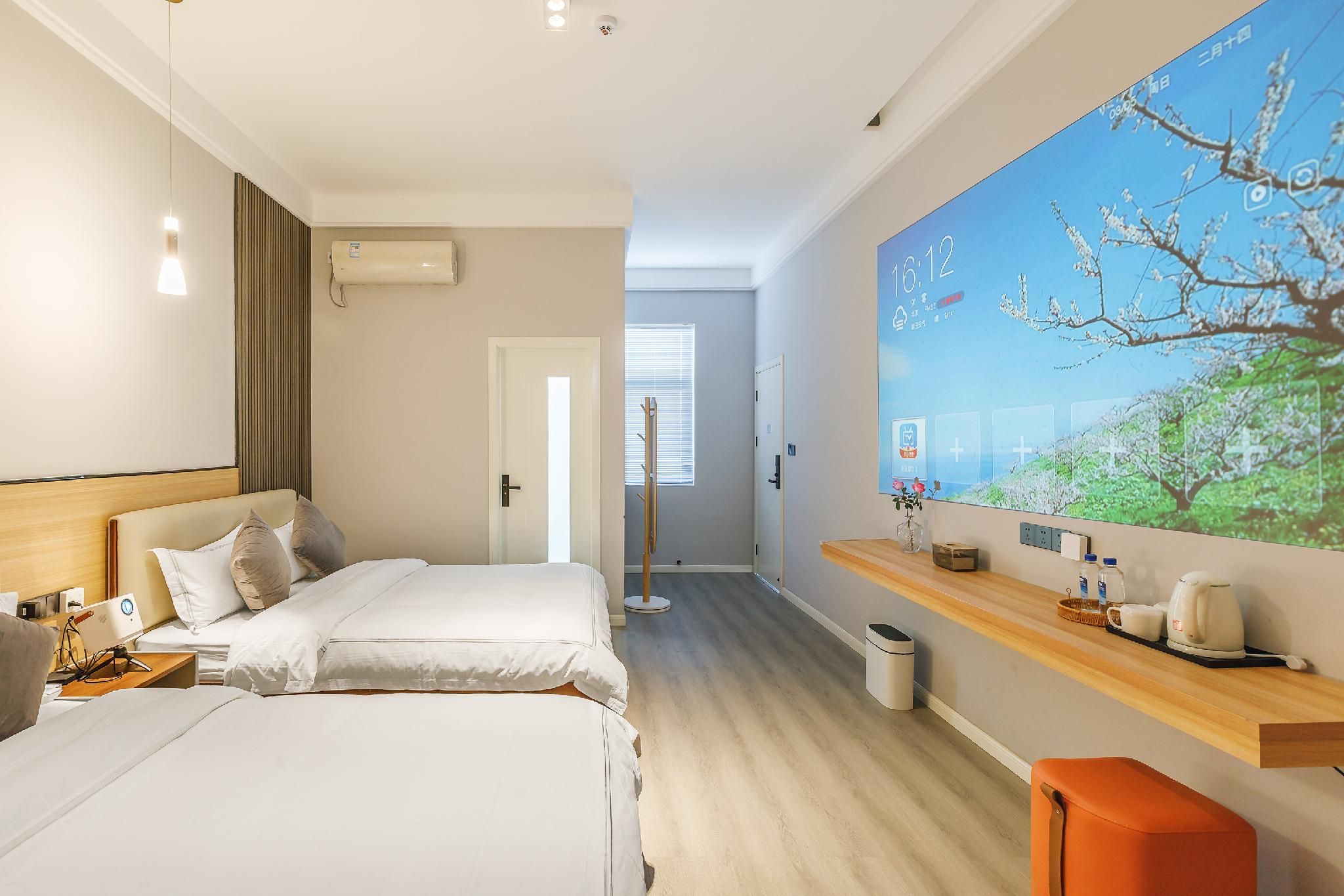 2 Bed Twin Superior Room