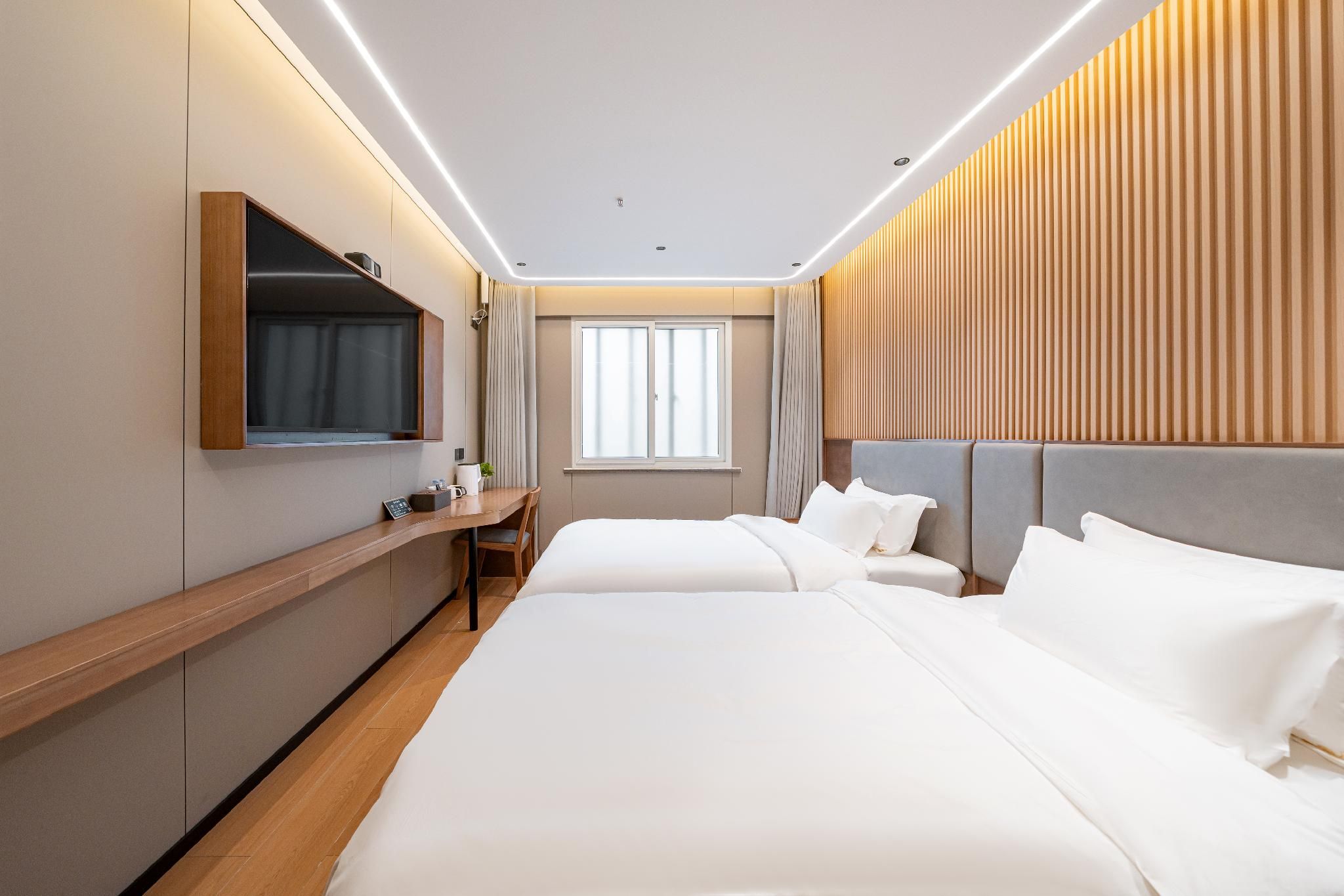 2 Bed Twin Superior Room