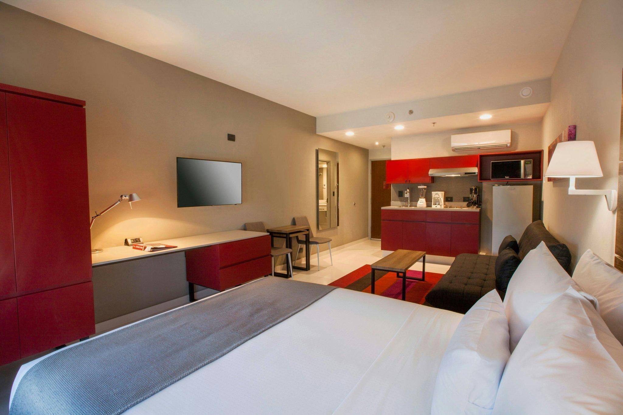 Suite, 1 Queen, Sofa bed