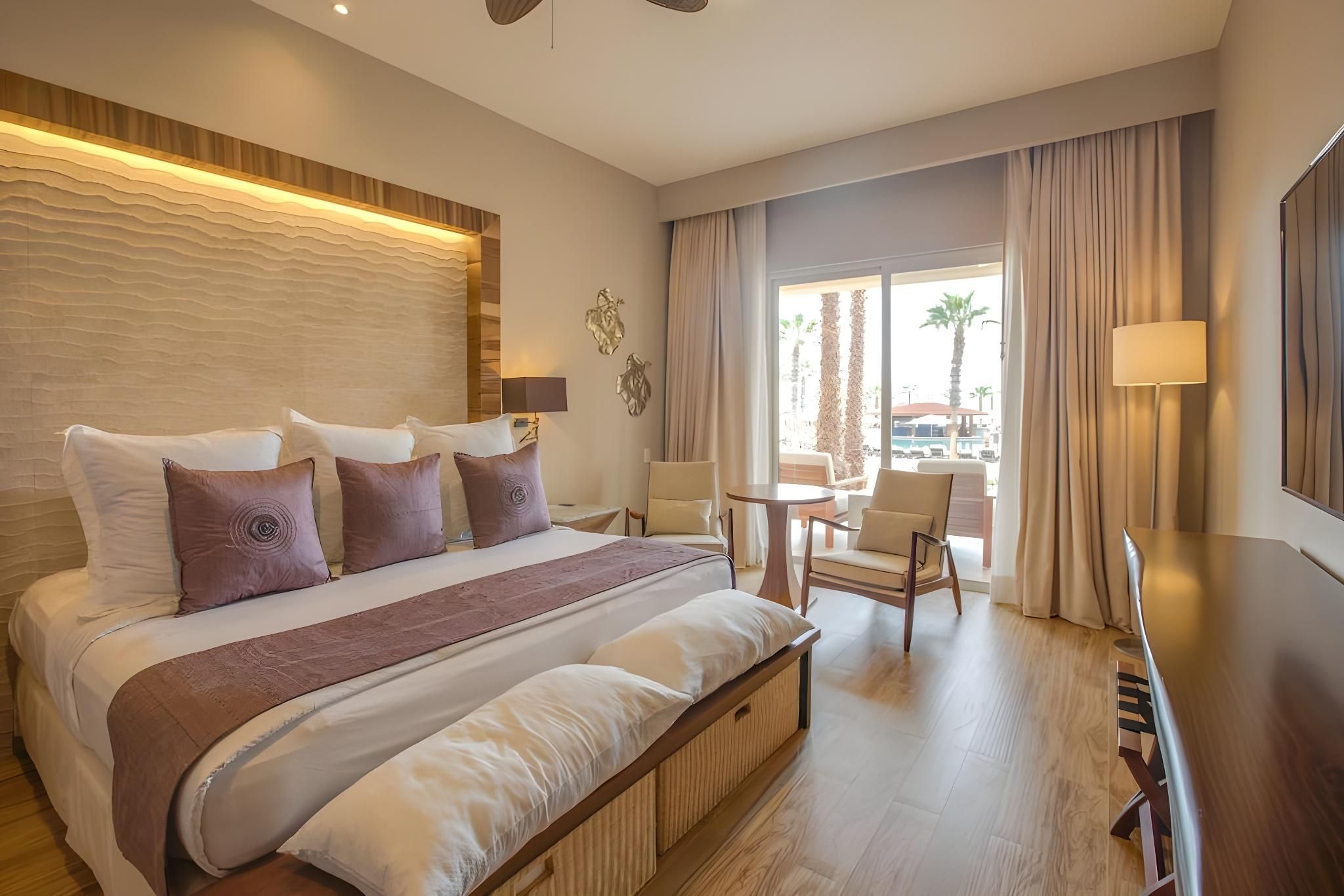 Towers Ocean View Suite with butler service