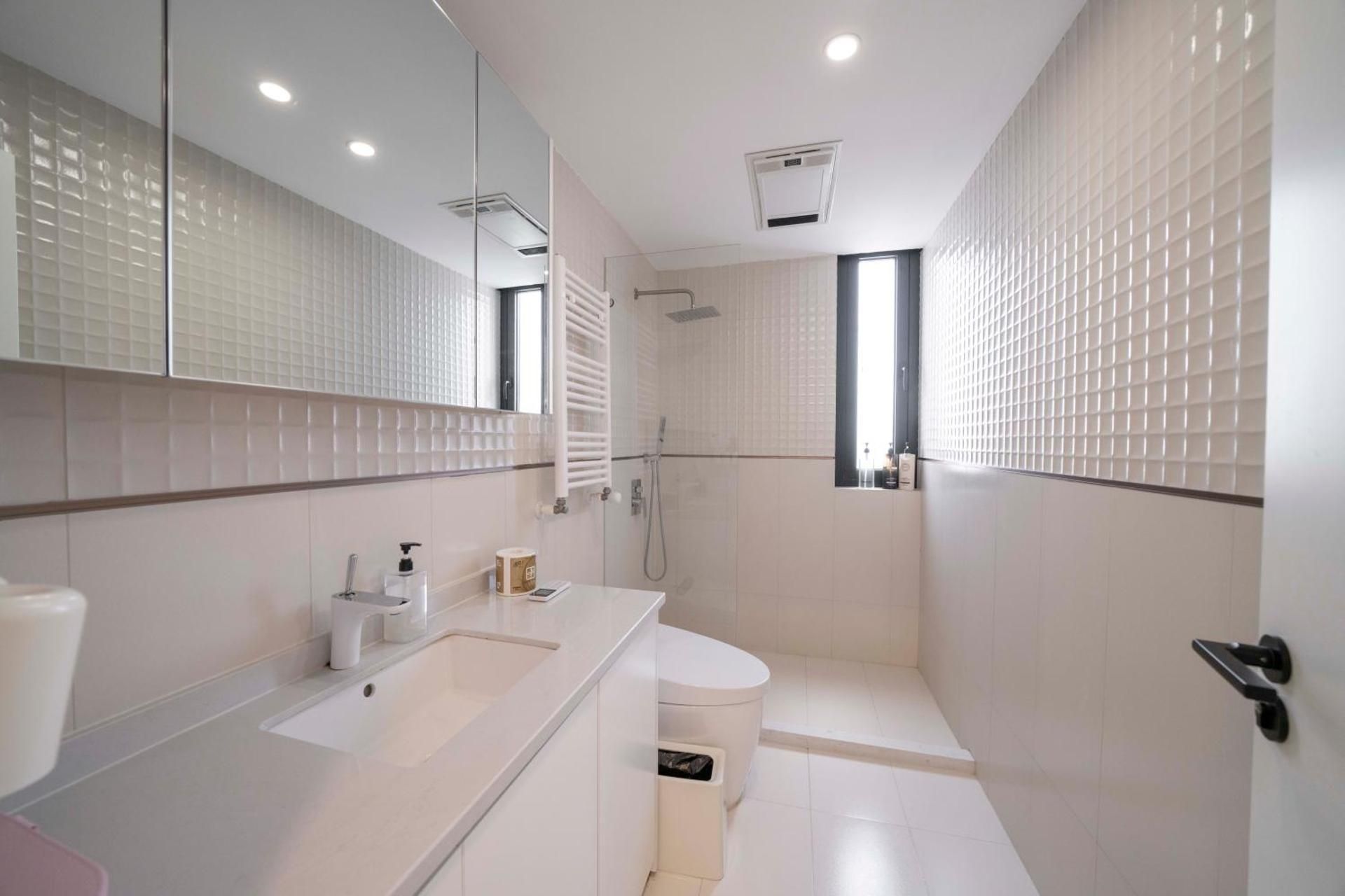Four-Bedroom Penthouse Apartment