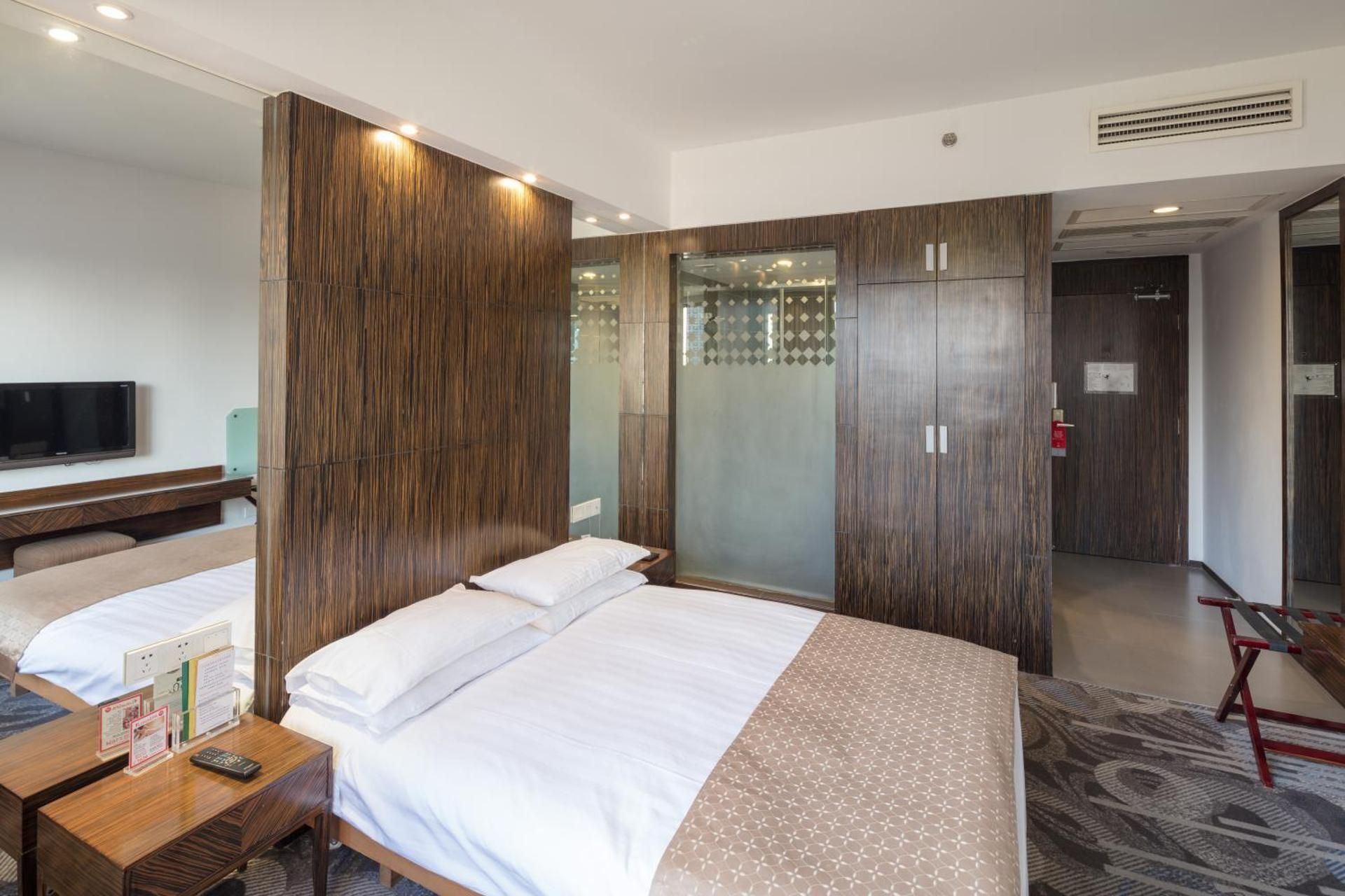Superior Queen Room