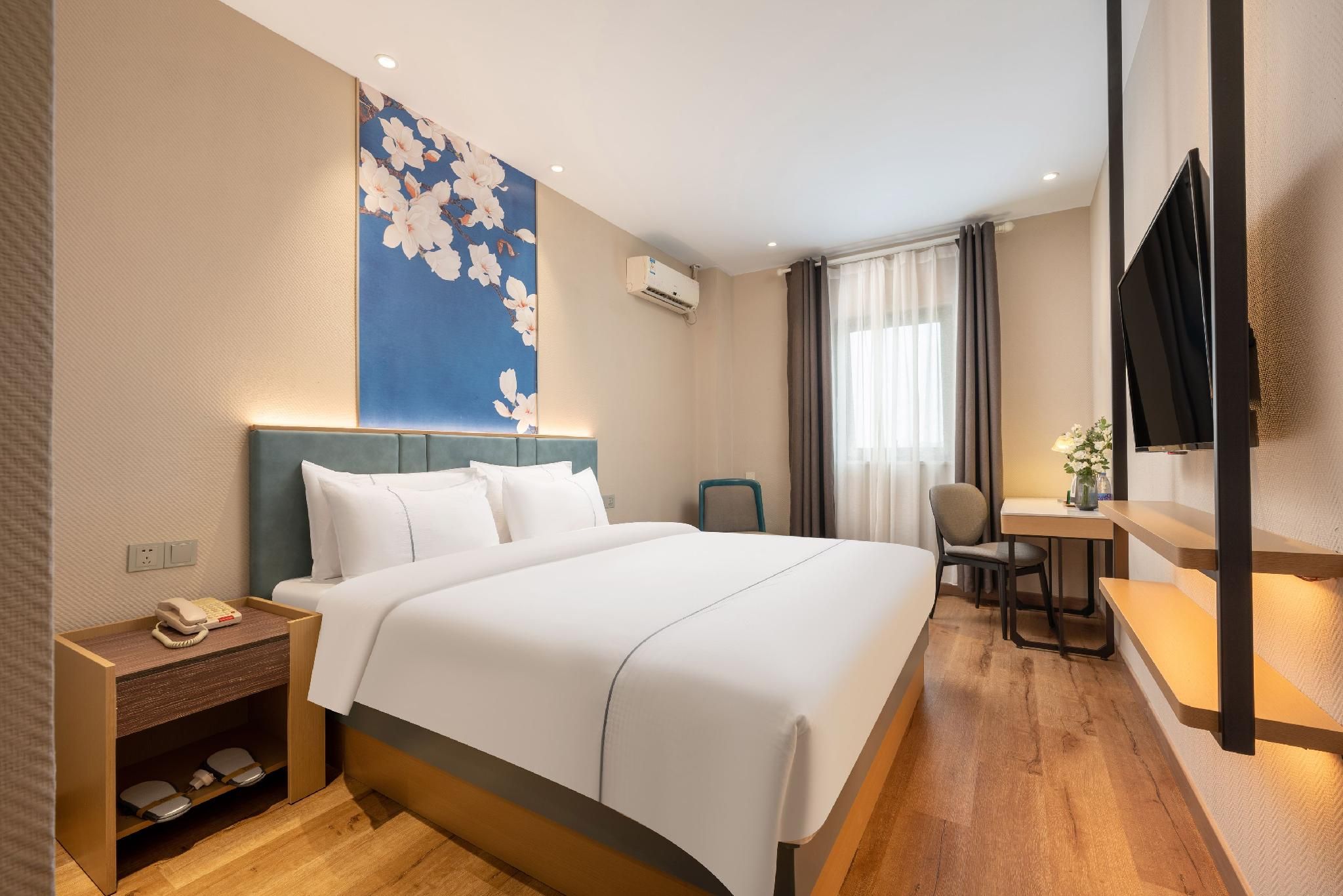 WH - Deluxe Bed Room
