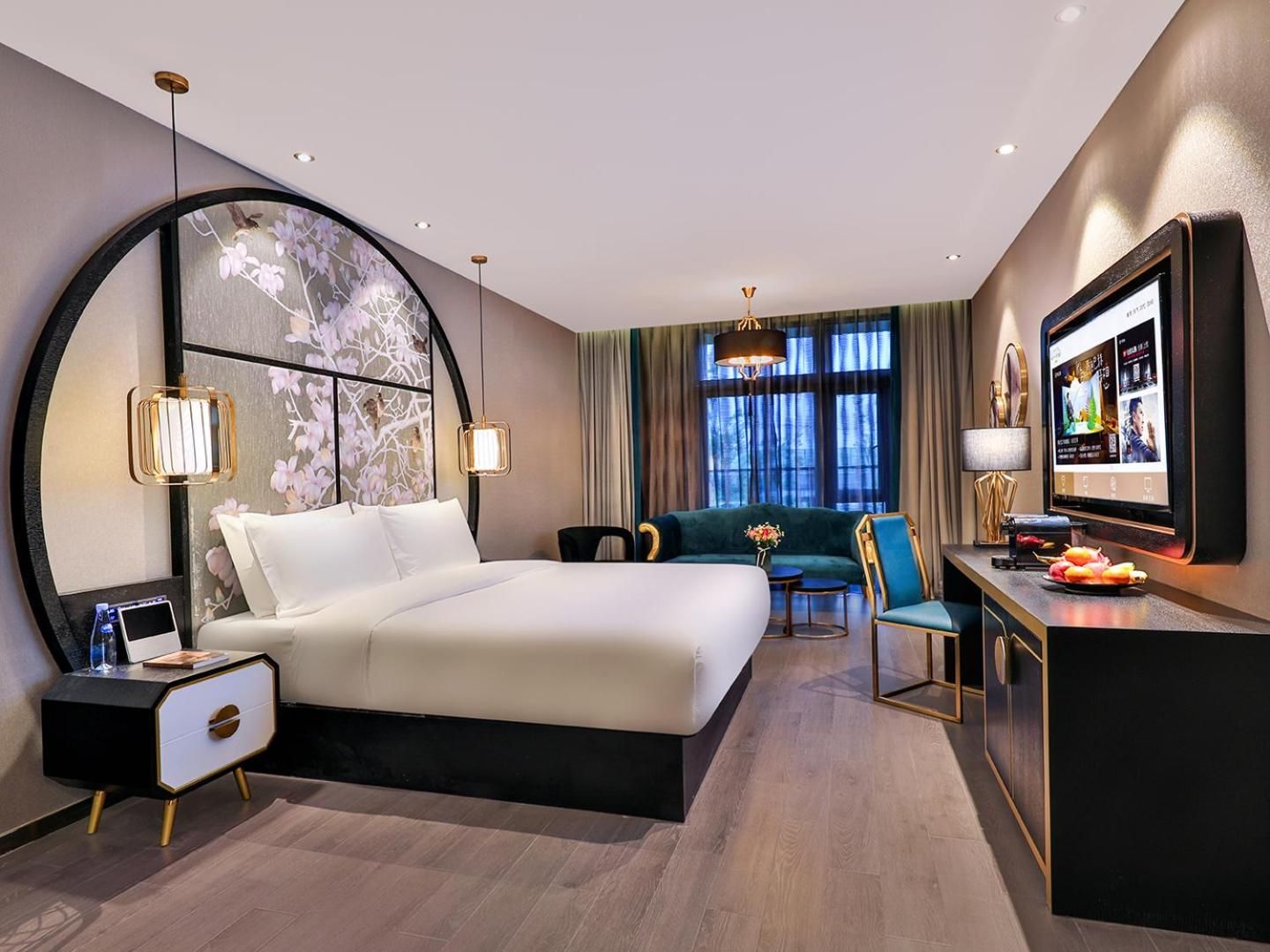 Deluxe Queen Room