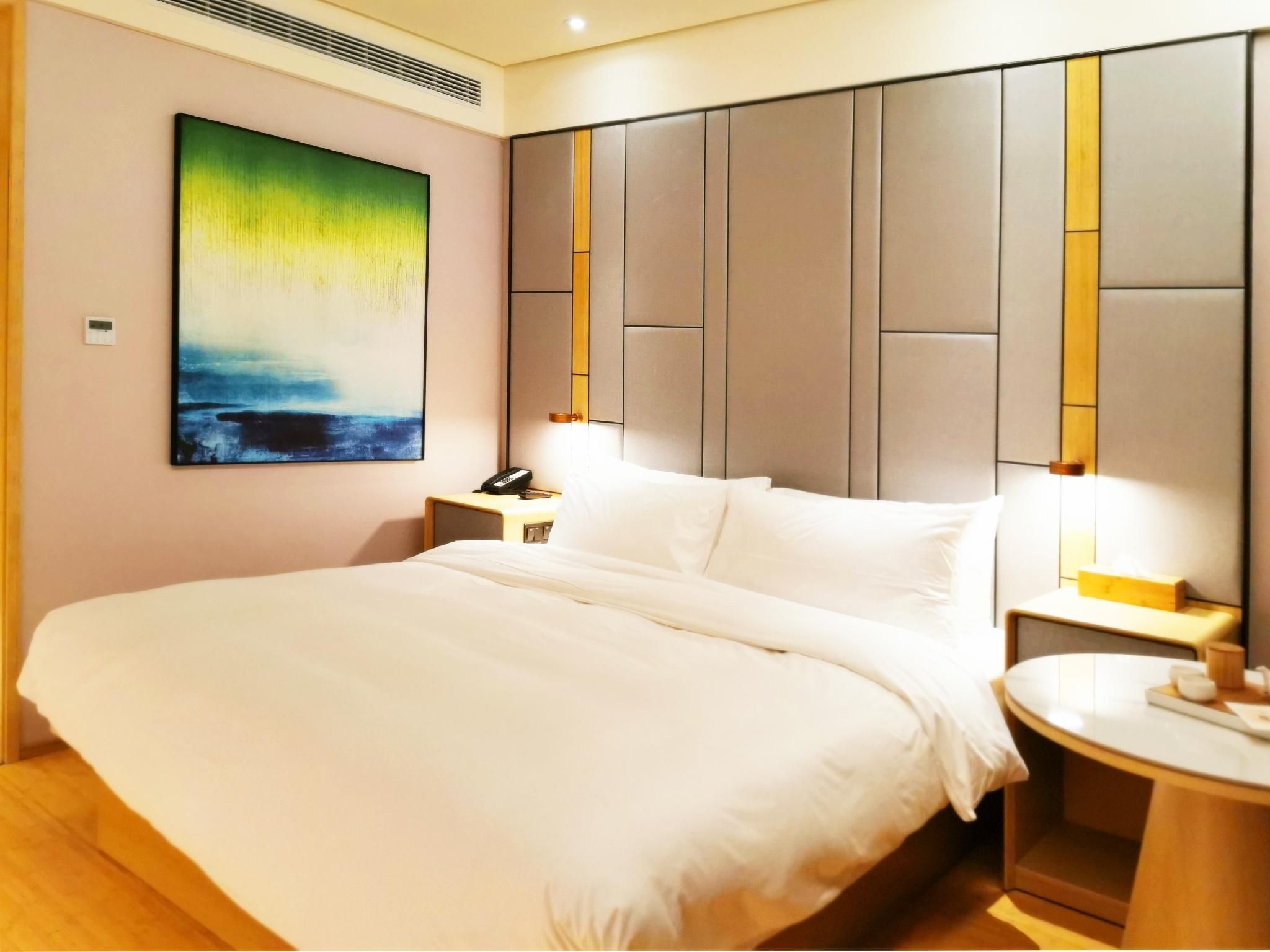 Huazhu - Superior BedRoom