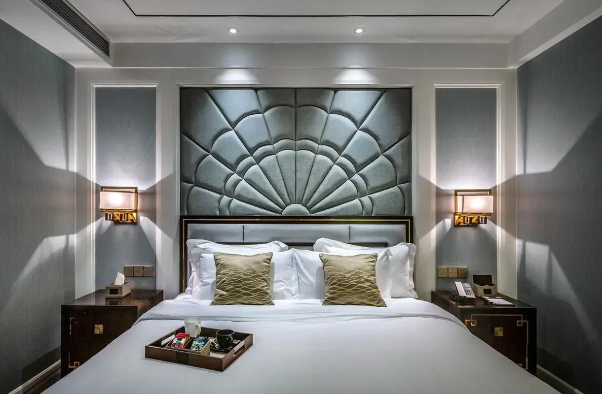 Business Suite Room
