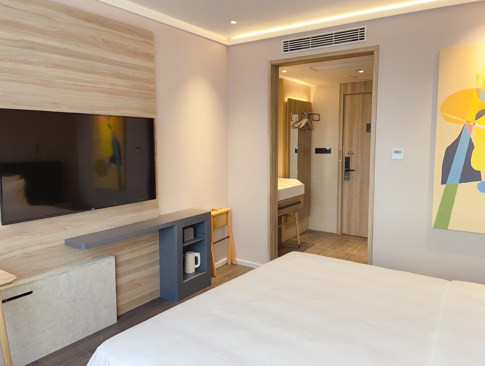 Huazhu - Superior BedRoom
