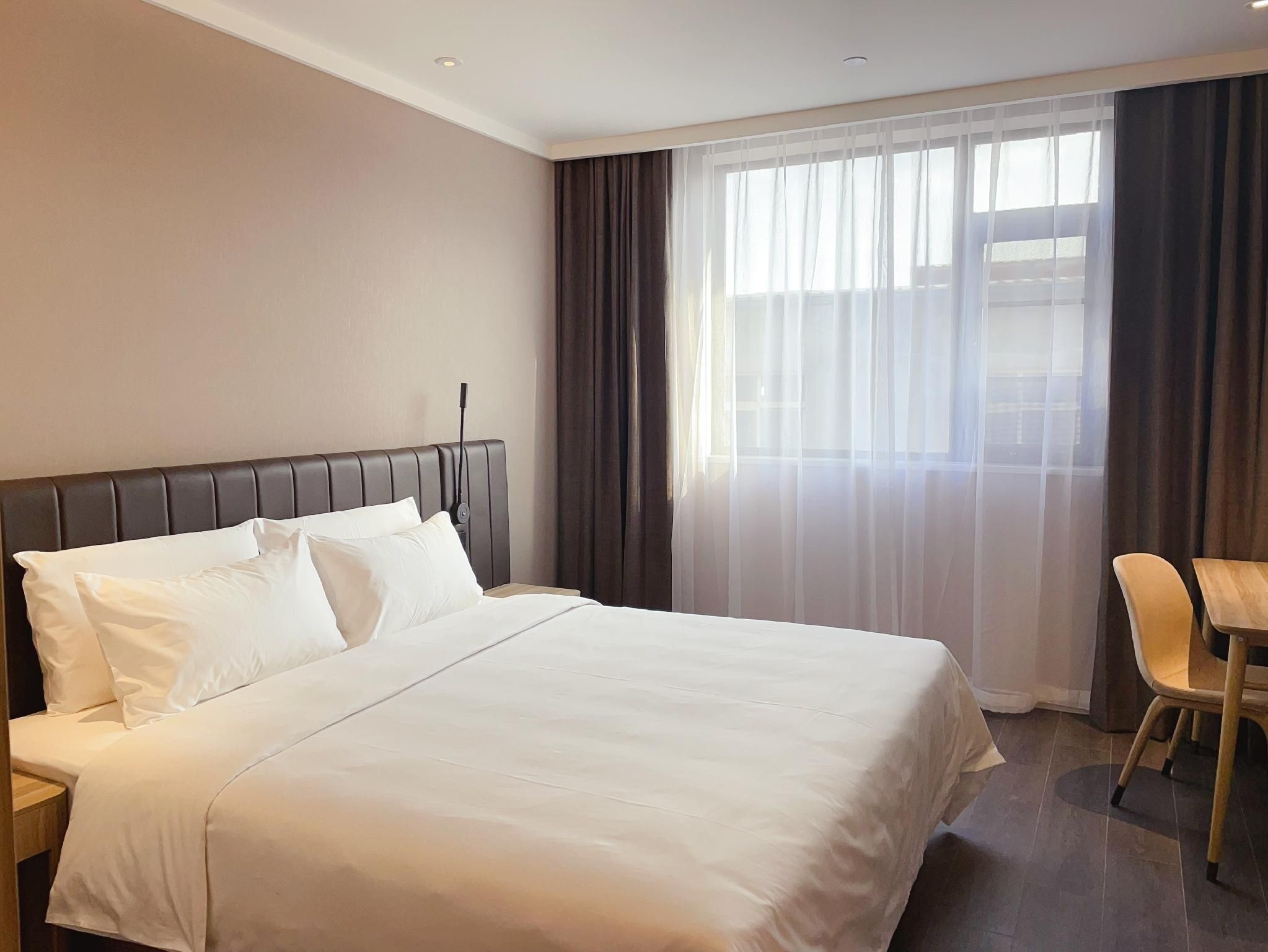 Huazhu - Superior BedRoom