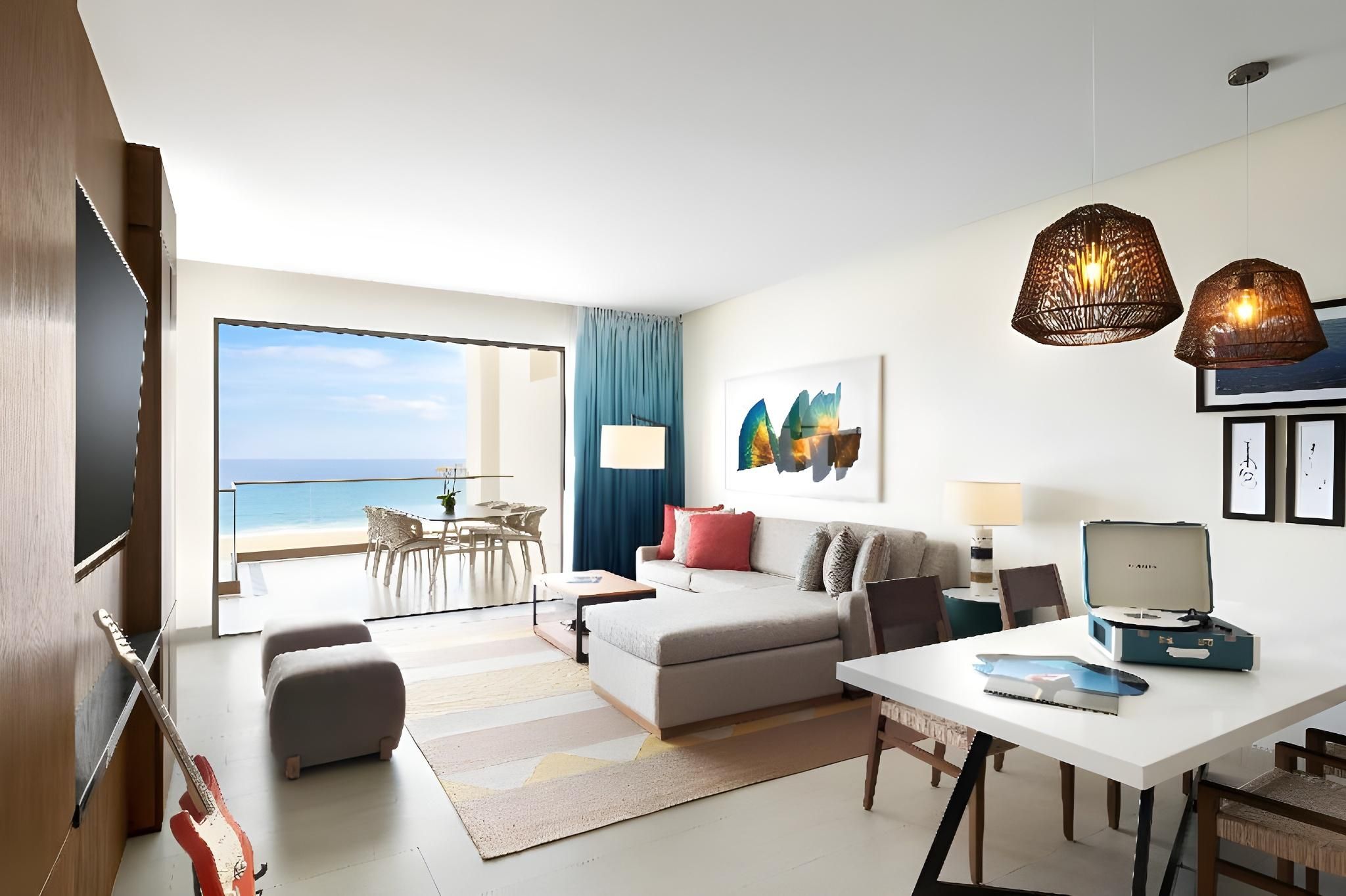 Rock Suite Ocean View - One Bedroom with Personal Assistant