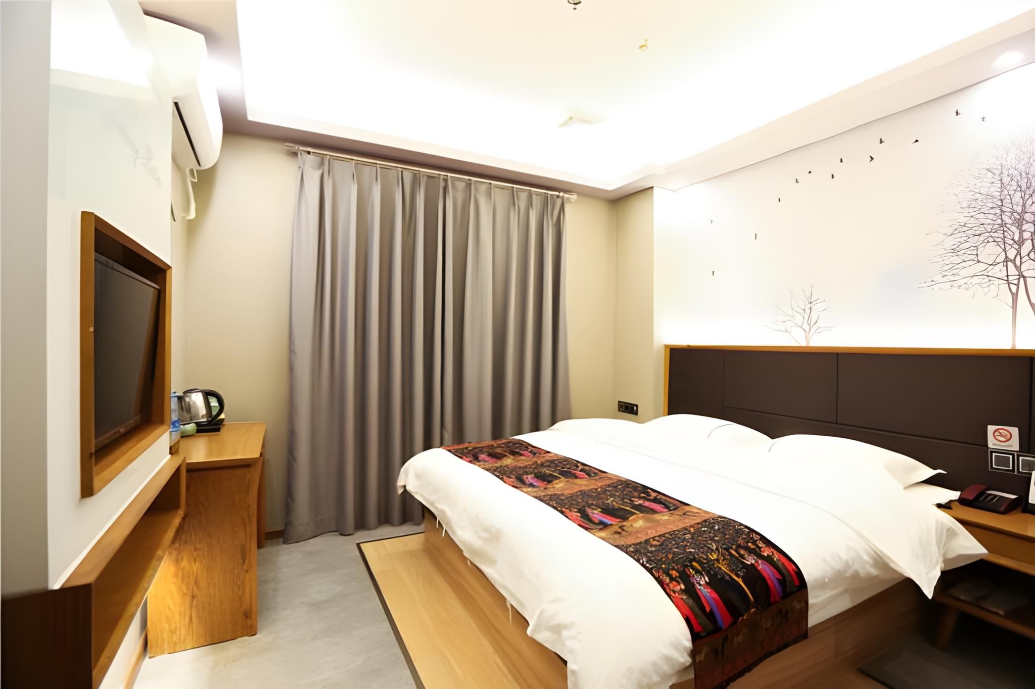 Business Queen Room