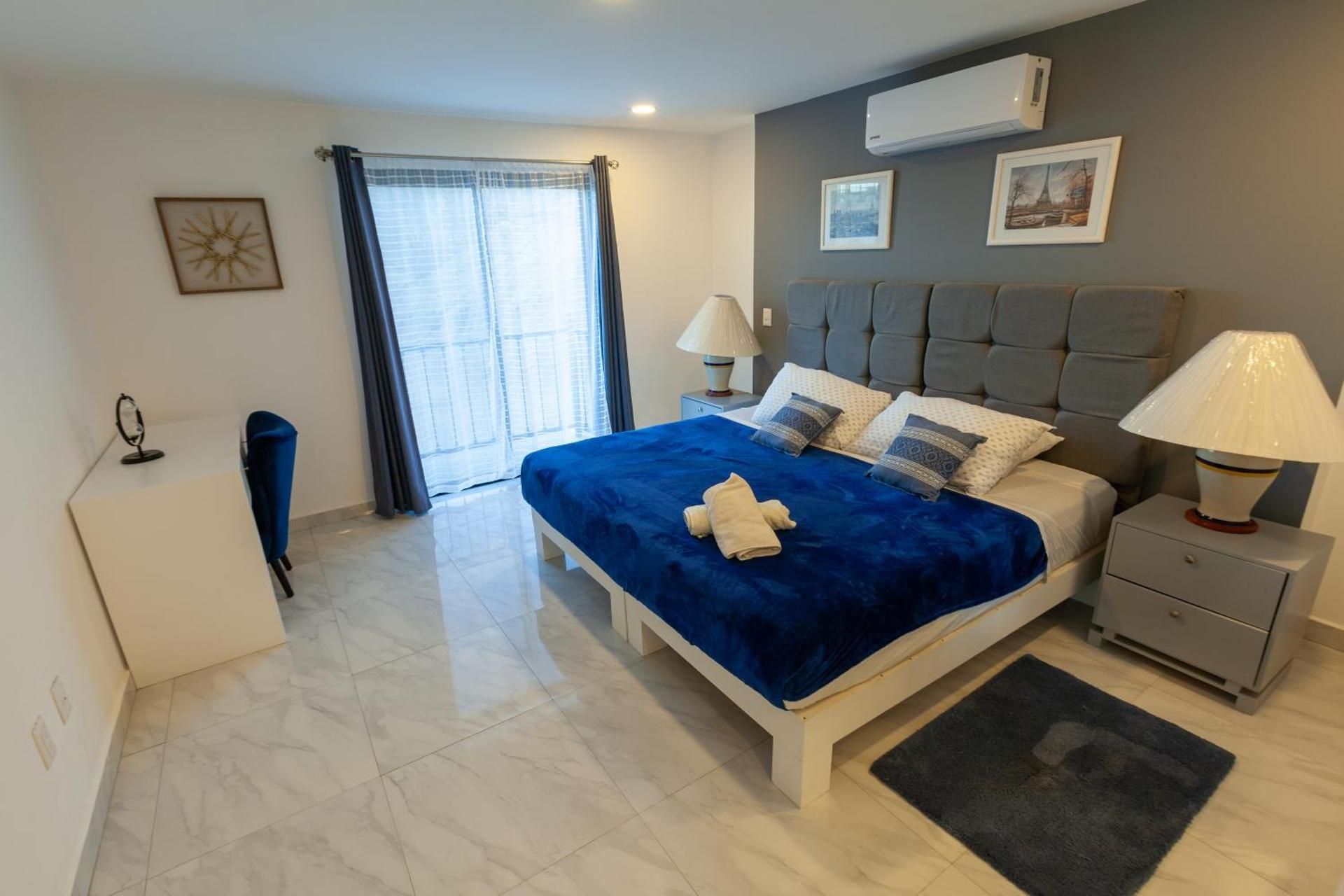 One-Bedroom Deluxe Apartment