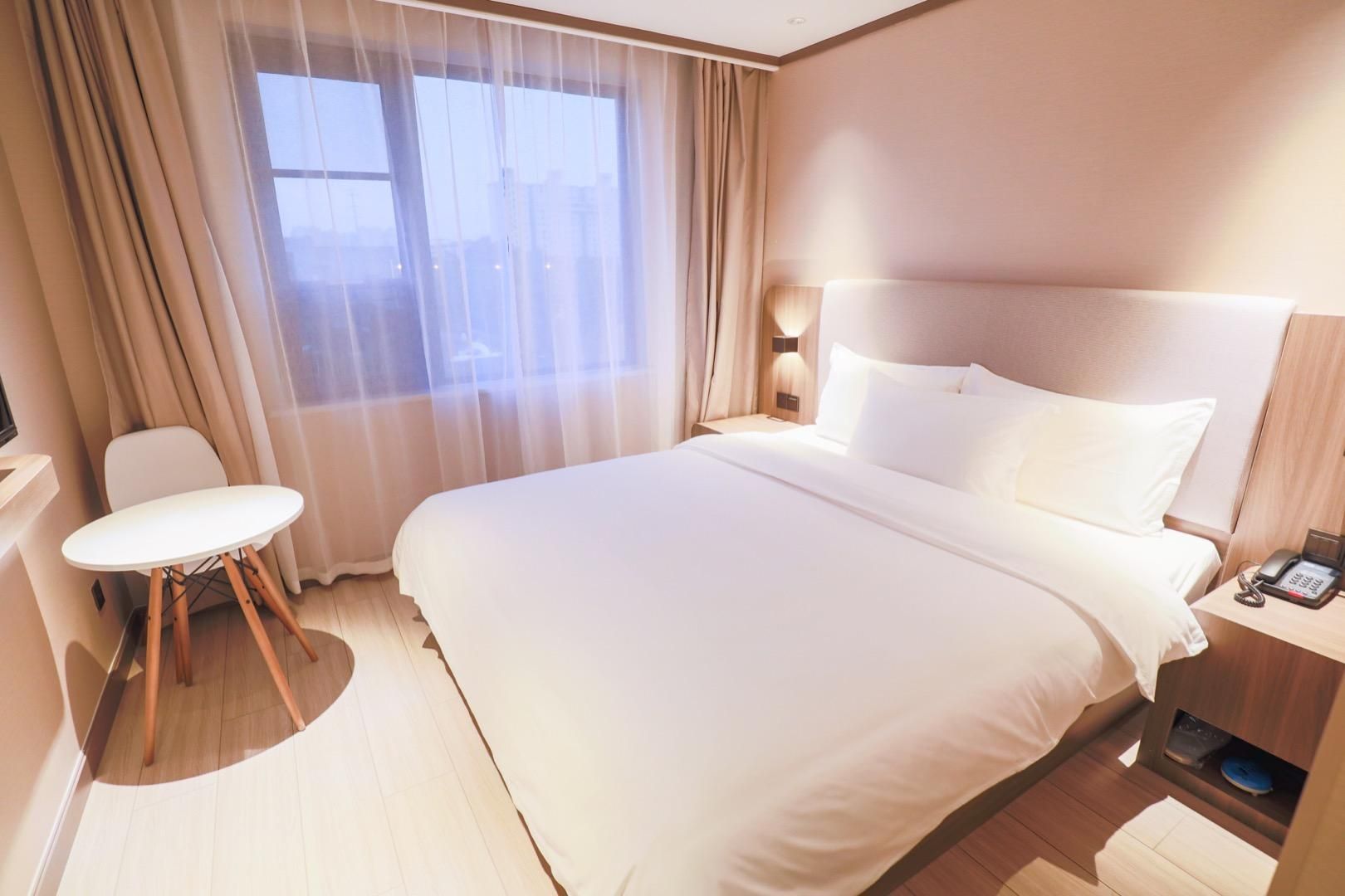 Huazhu - Superior BedRoom
