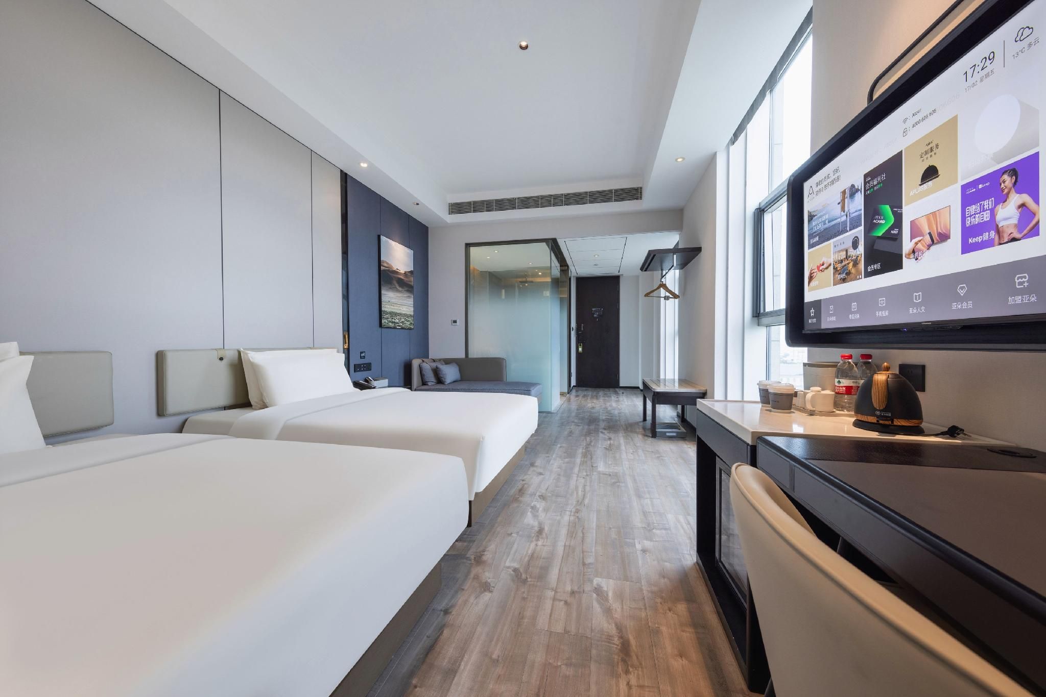 Jimu Twin Room with River View