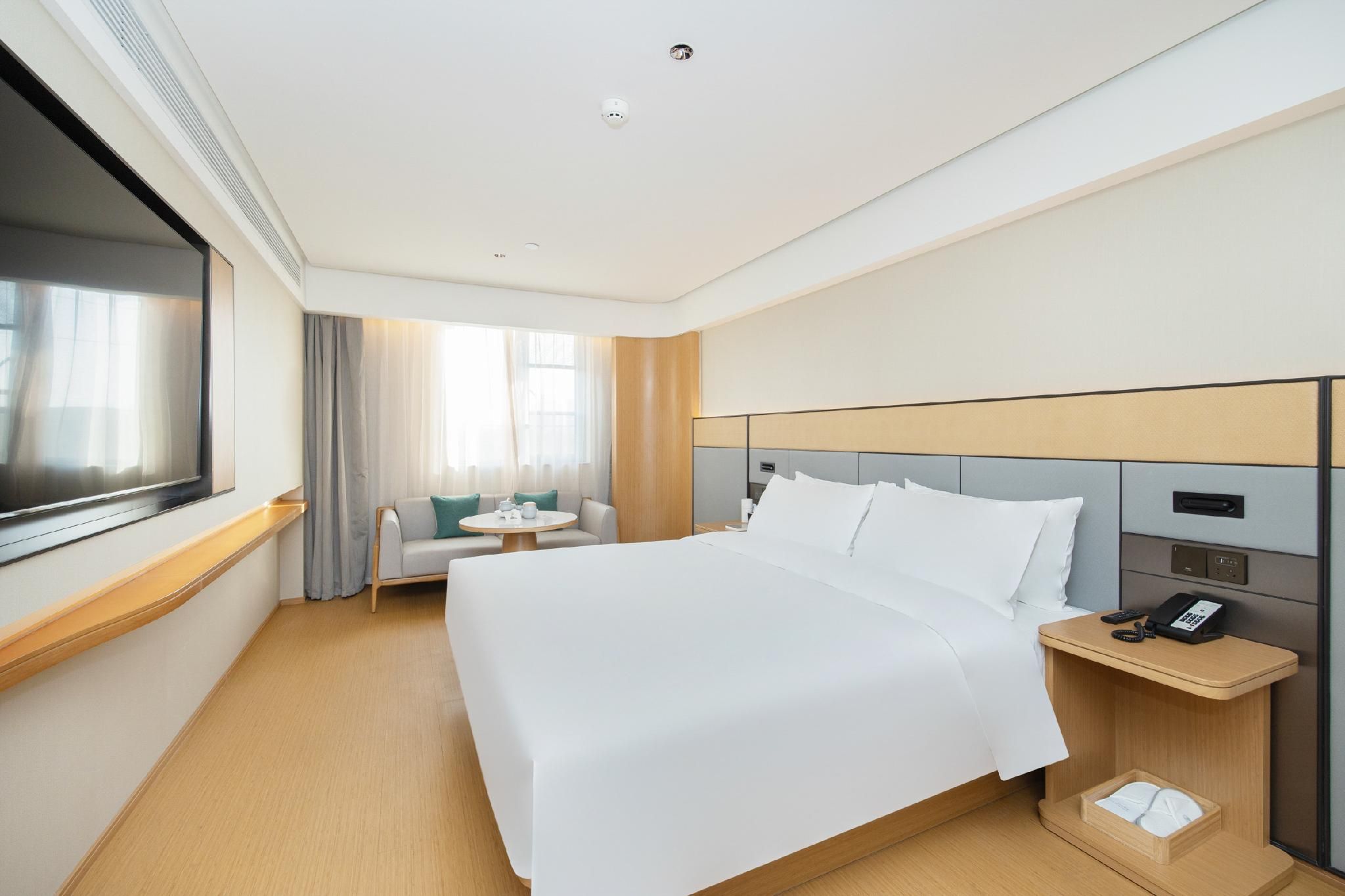 Huazhu - Superior BedRoom