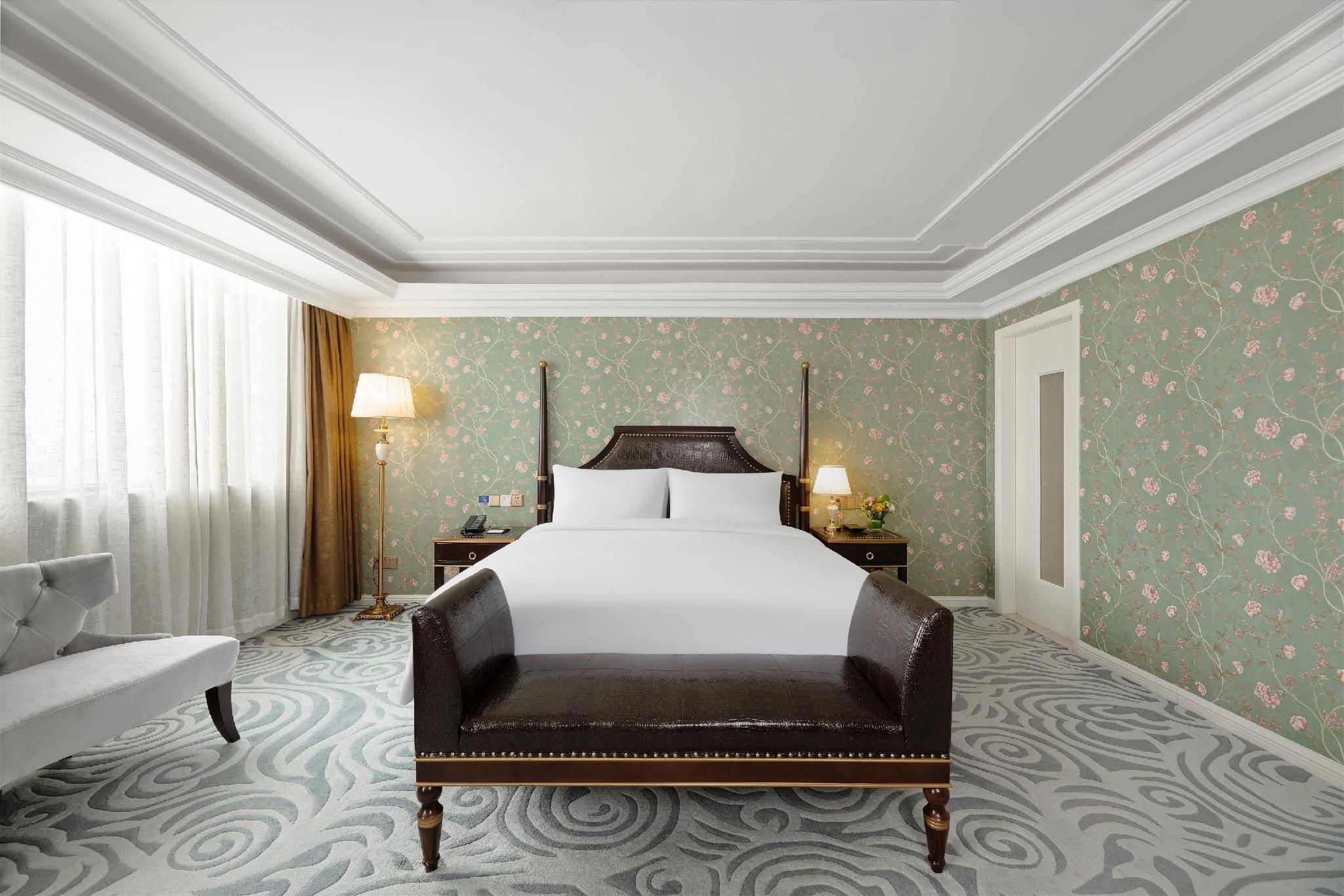 Executive Tower Suite