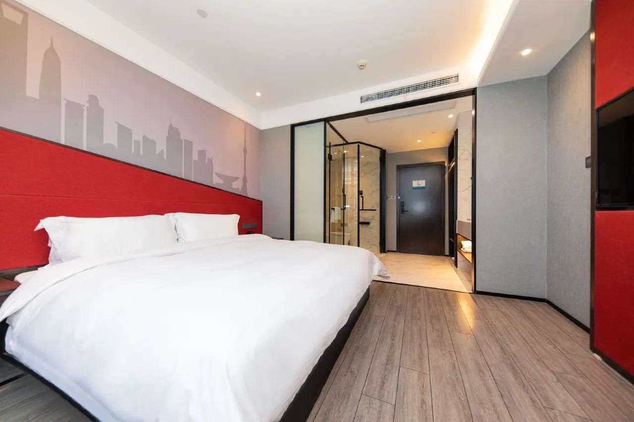 Habitat City View King Room