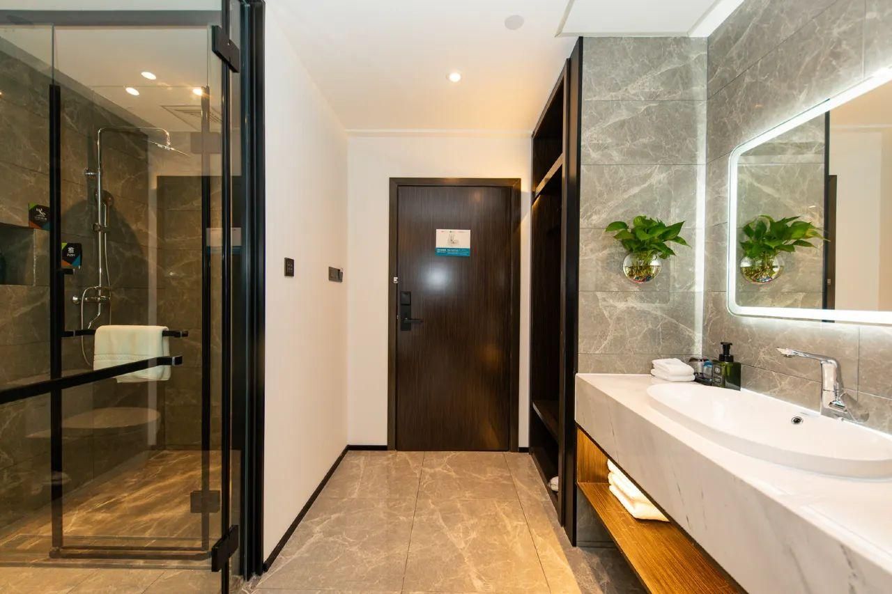 Habitat Panoramic View Twin Room