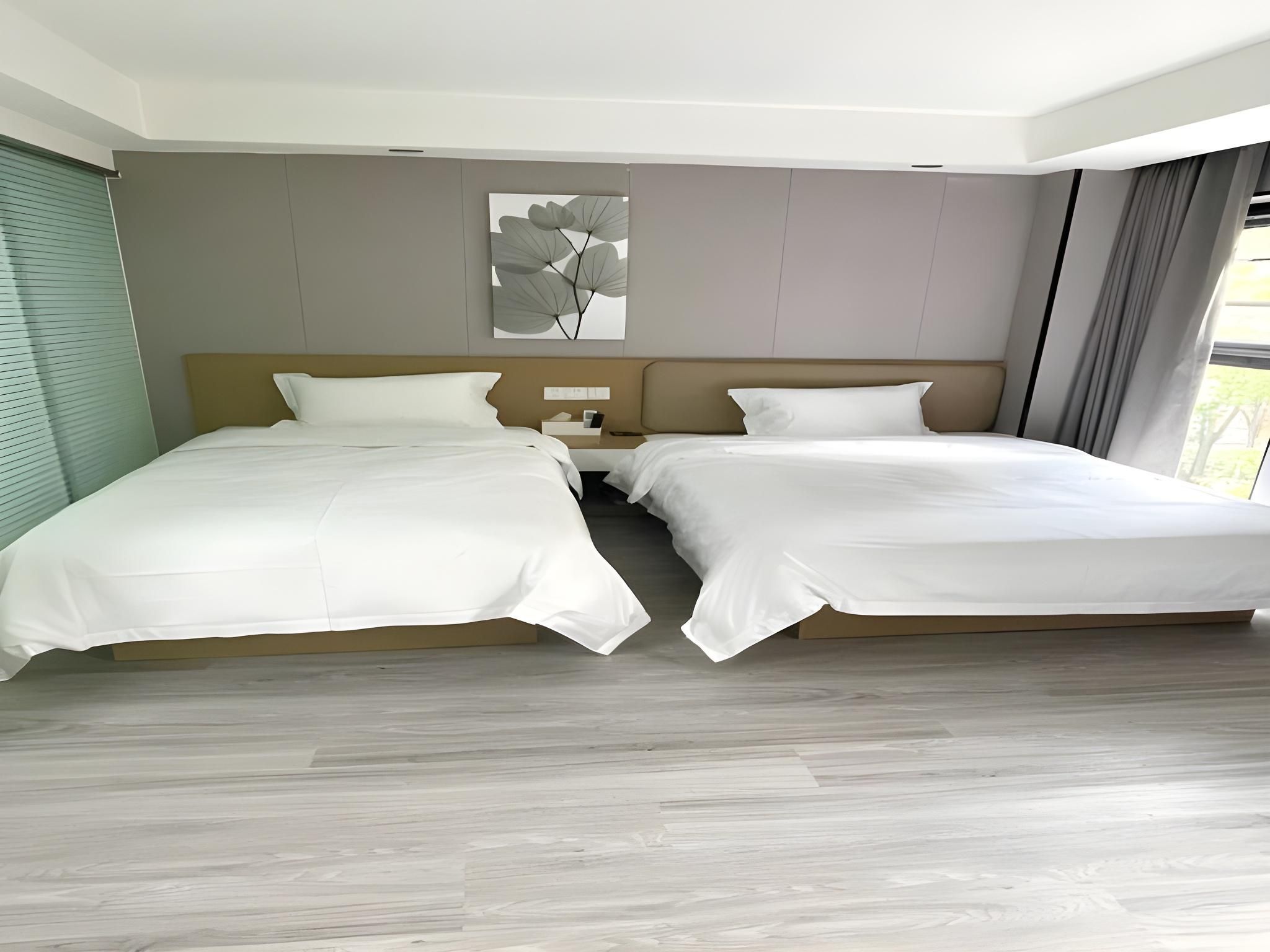 Twin Bed Room