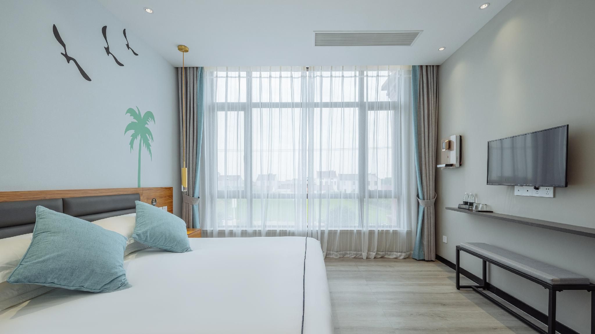 Floral Hotel Shanghai Wuyu Suyue Homestay Haichang Ocean Park Double Room 2