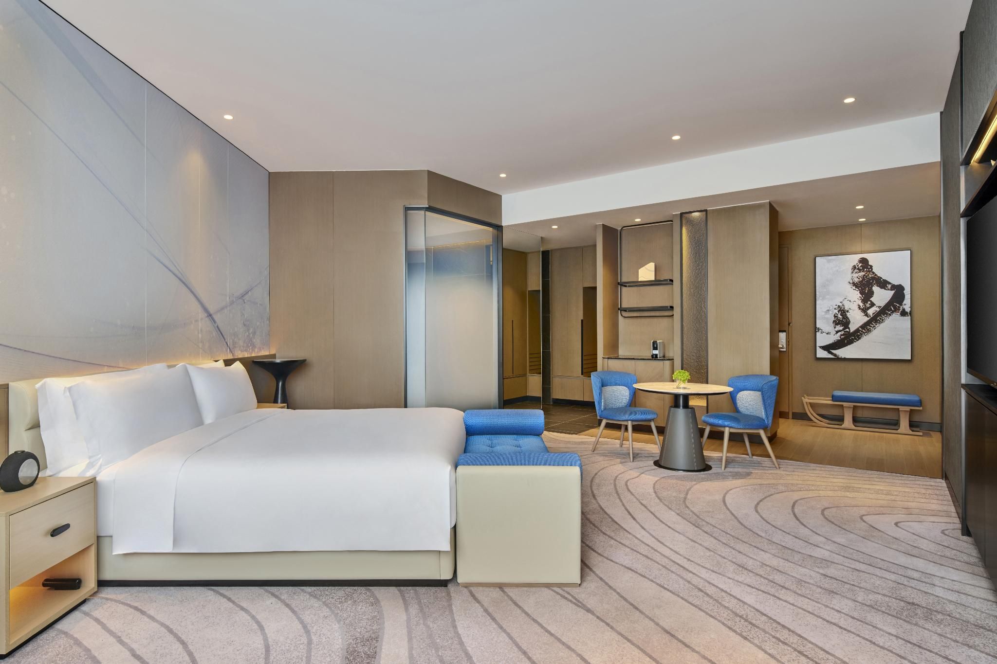 1 King Junior Suite
