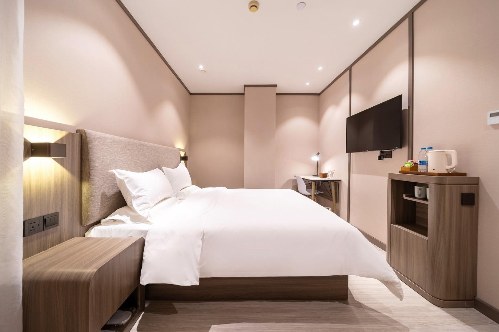 Queen Room A