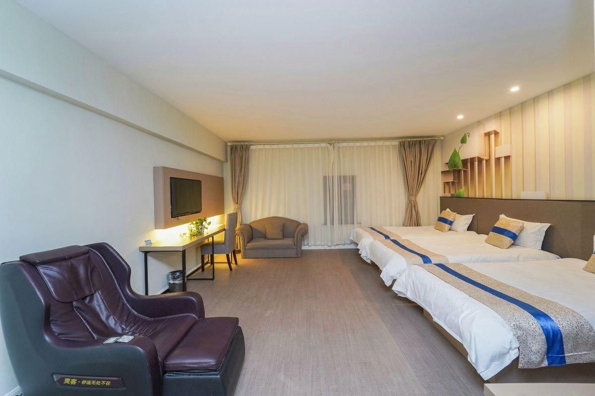 Triple Room